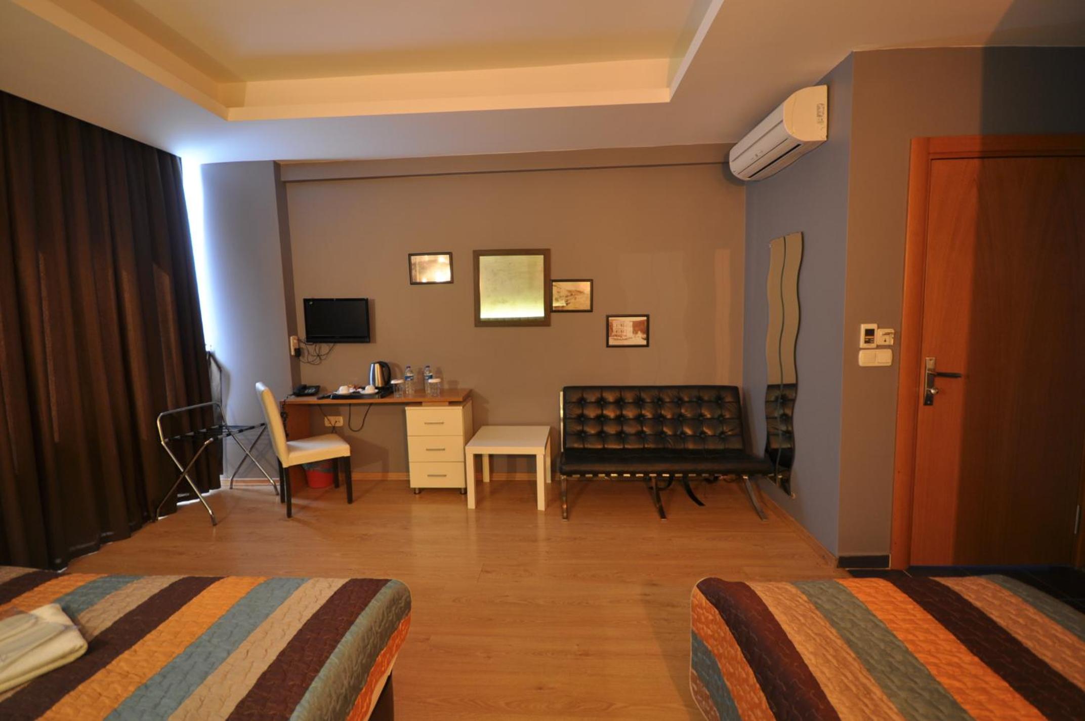 Retropera - Image 36