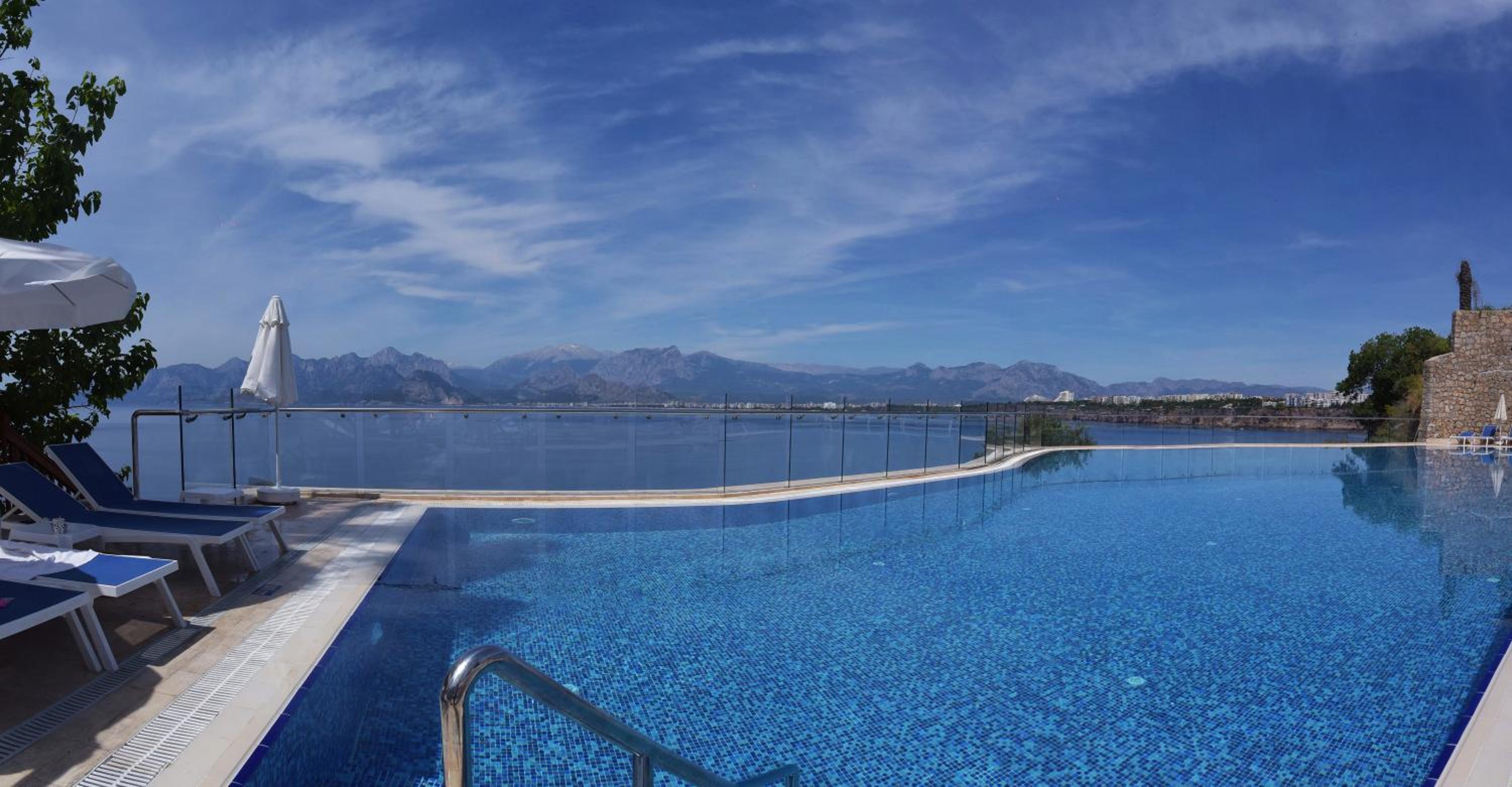 Ramada Plaza Antalya - Image 15
