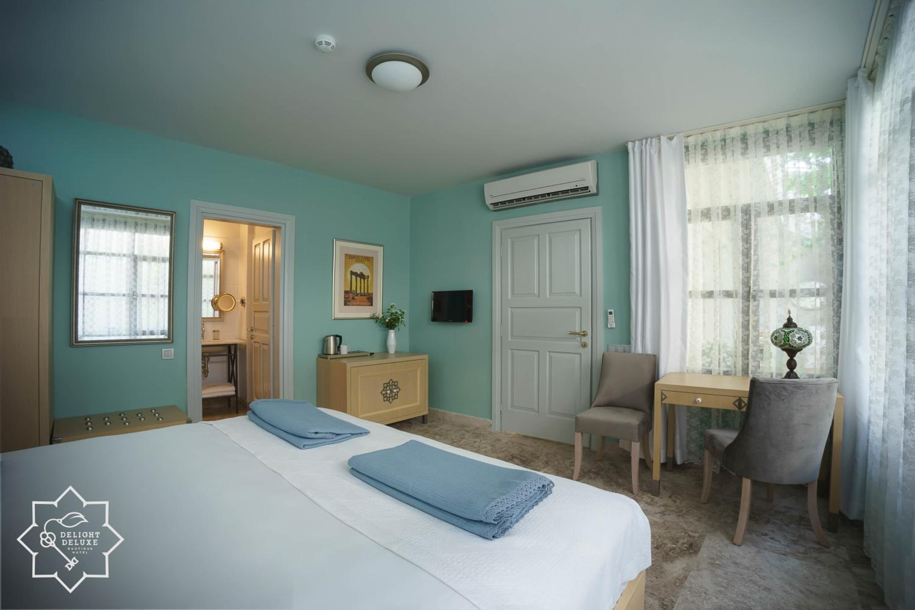 Delight Deluxe Hotel - Image 49