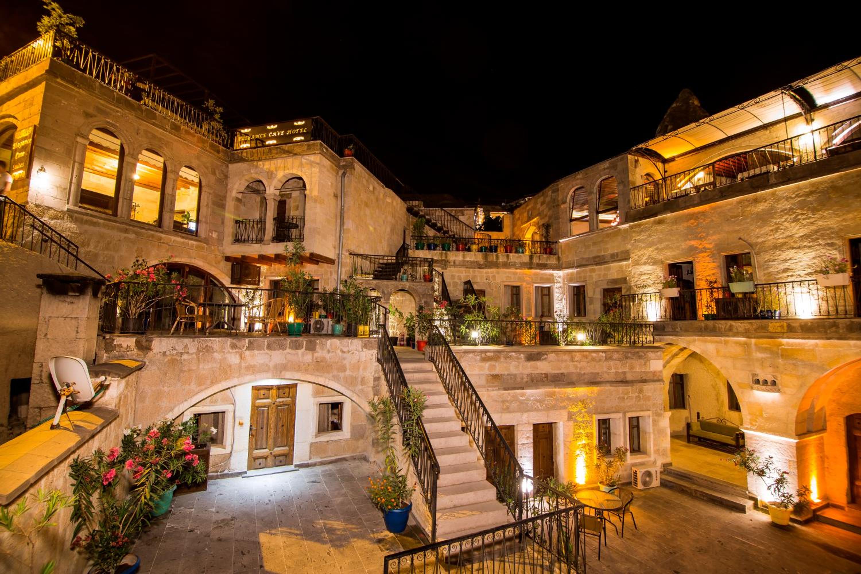 Elegance Cave Suites & Restaurant - Image 22