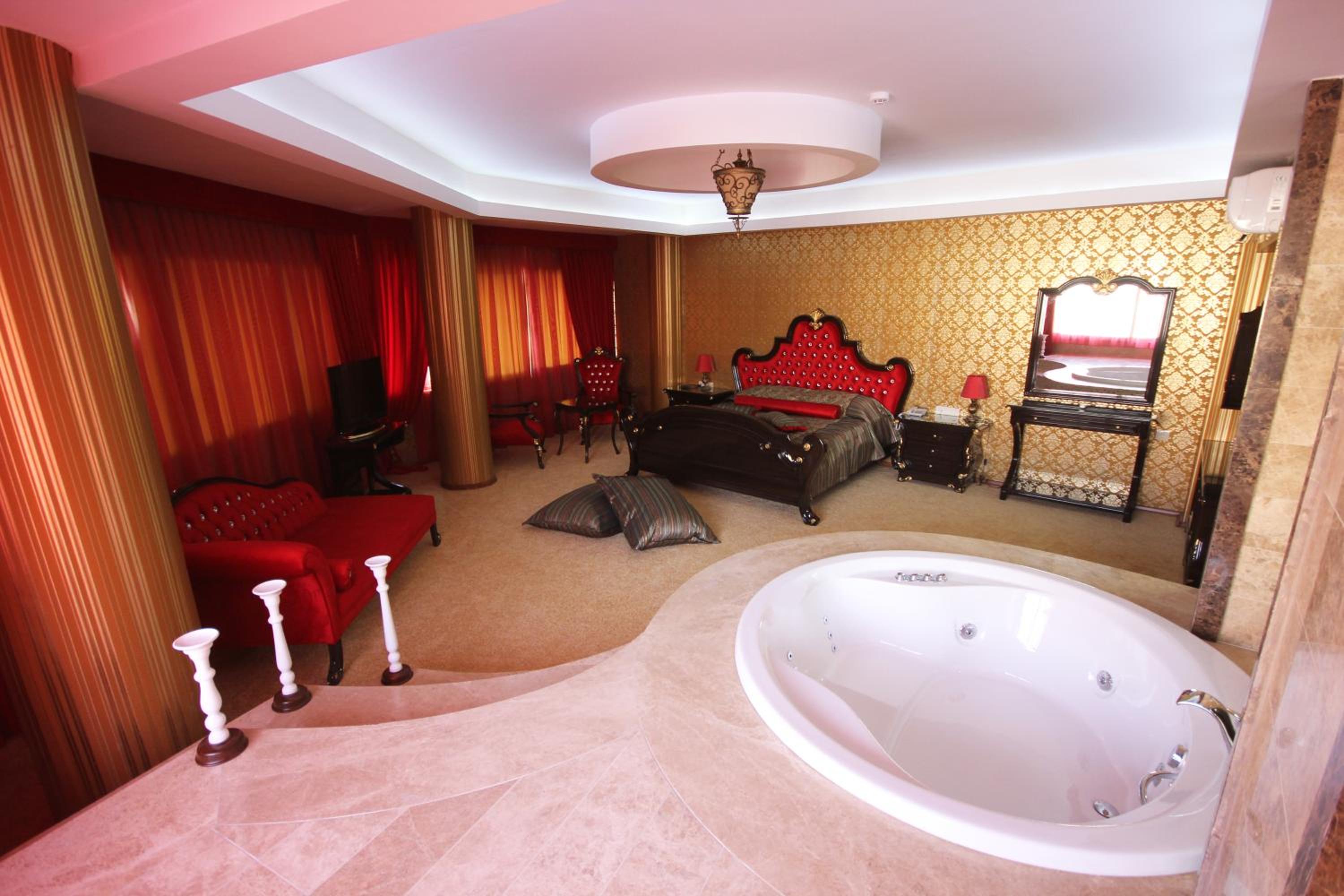 Grand Corner Boutique Hotel - Image 7