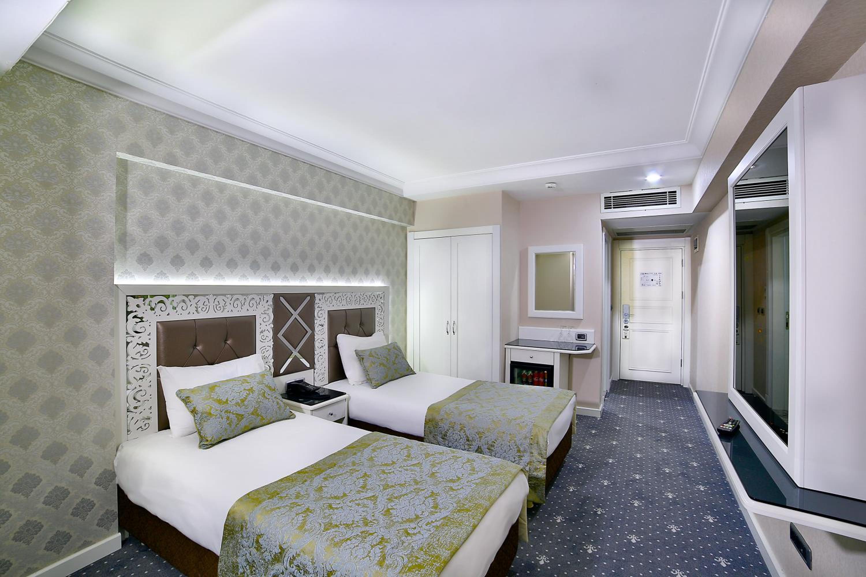 Monaco Otel - Image 32