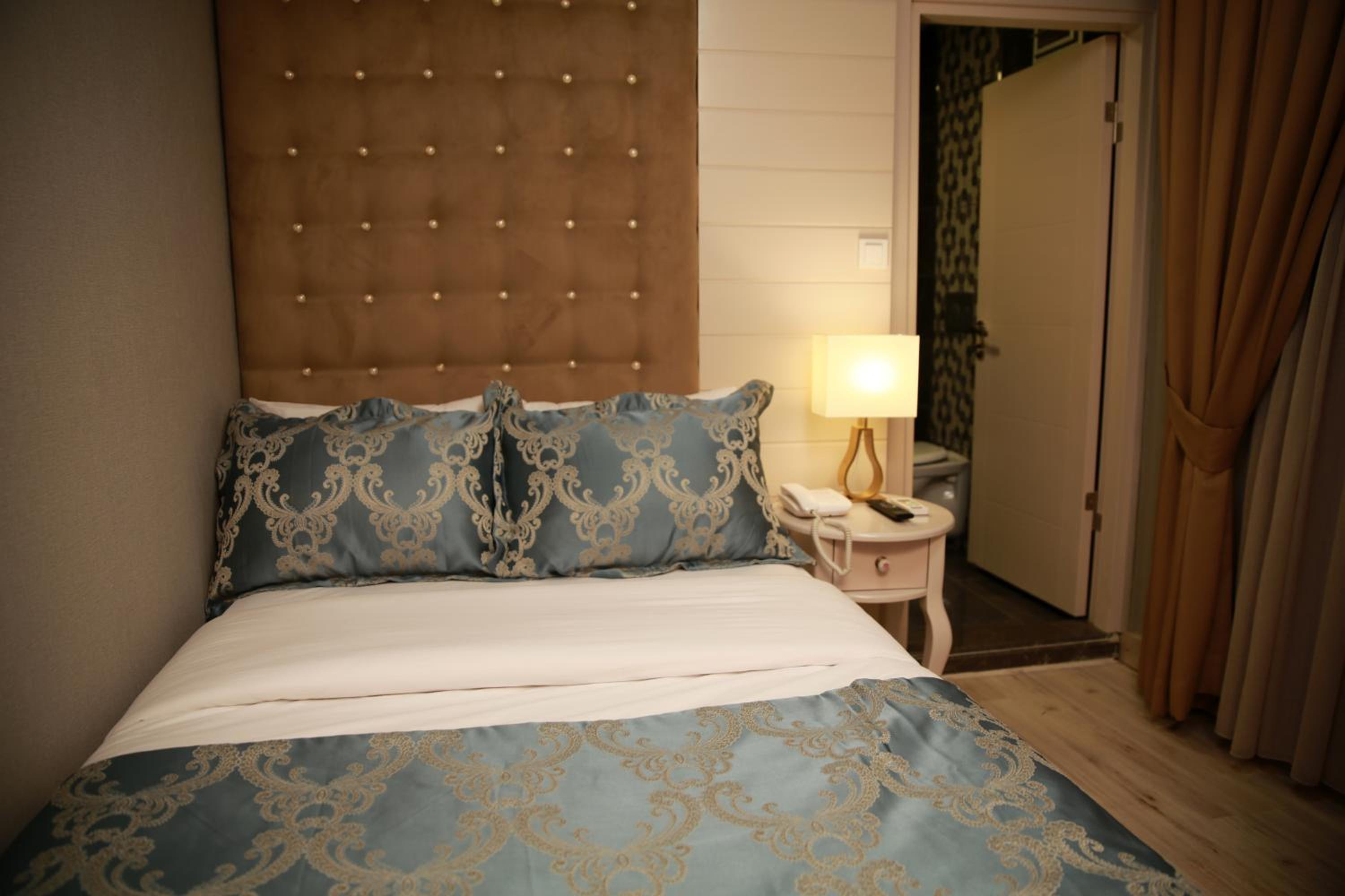 Pelican House Hotel - Image 9