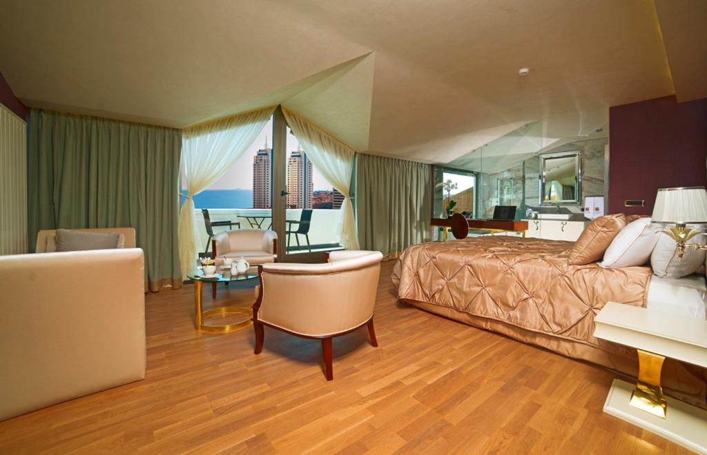 Taba Luxury Suites and Hotel - Image 11