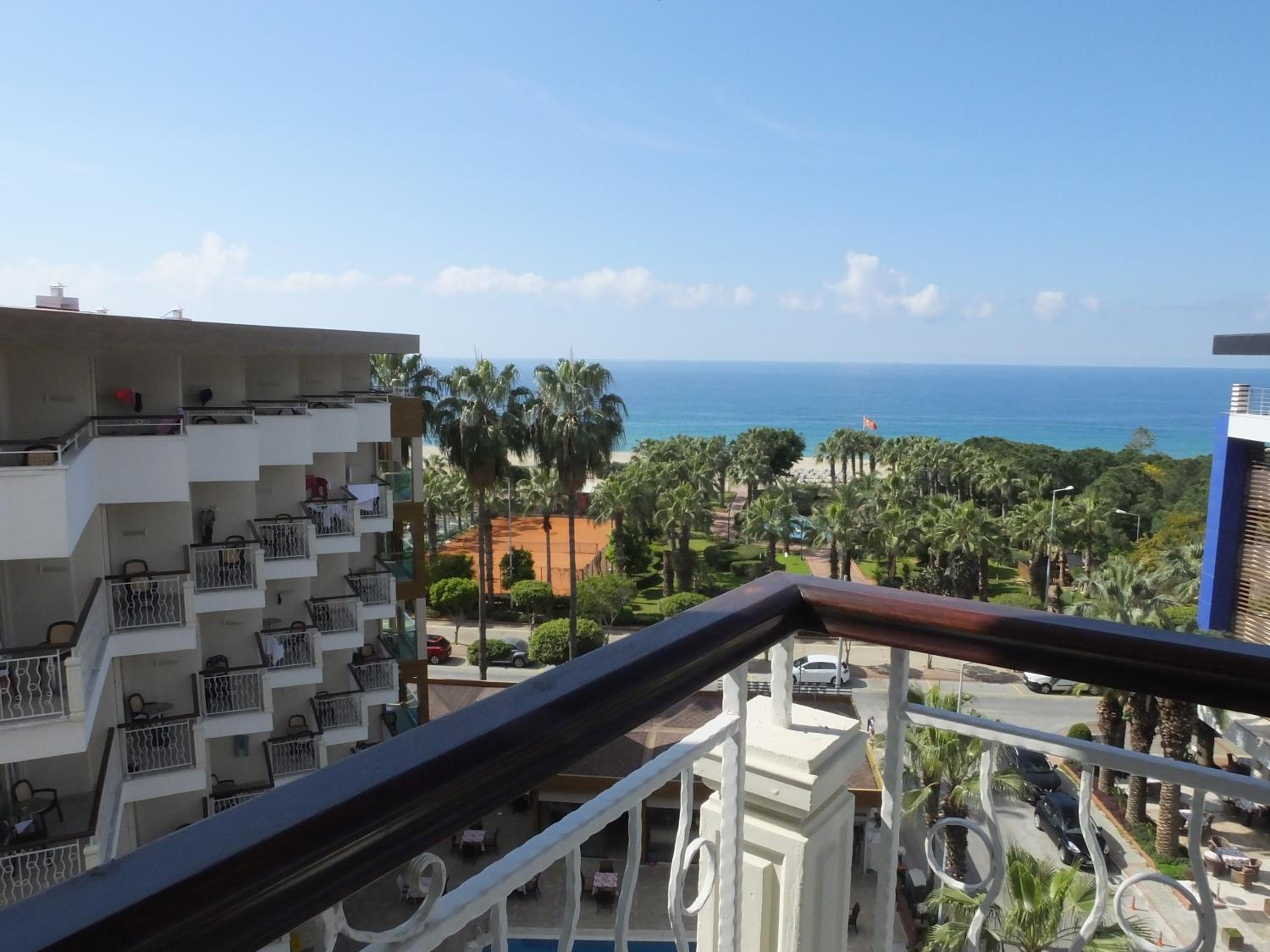 Riviera Hotel & Spa - Image 15