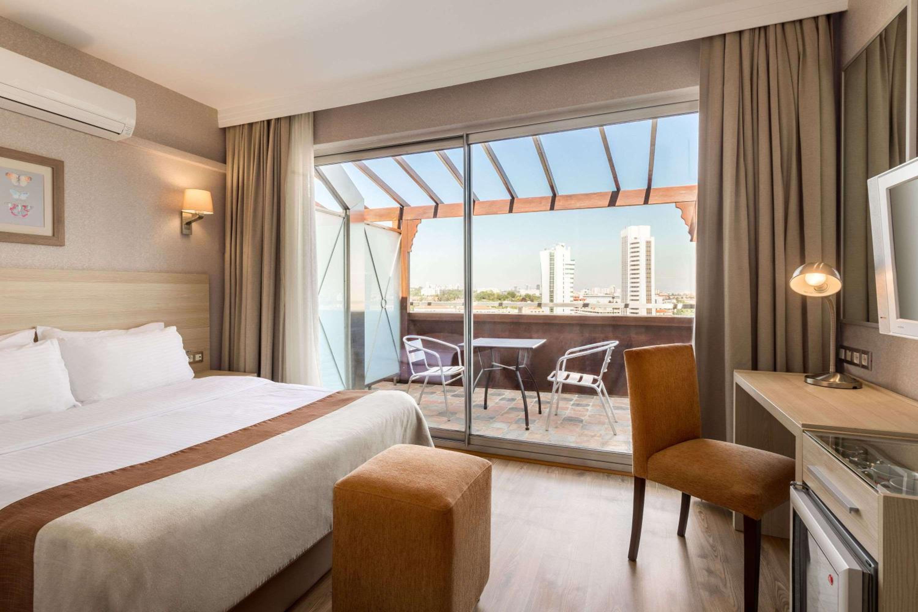 Ramada by Wyndham Ankara - Image 21