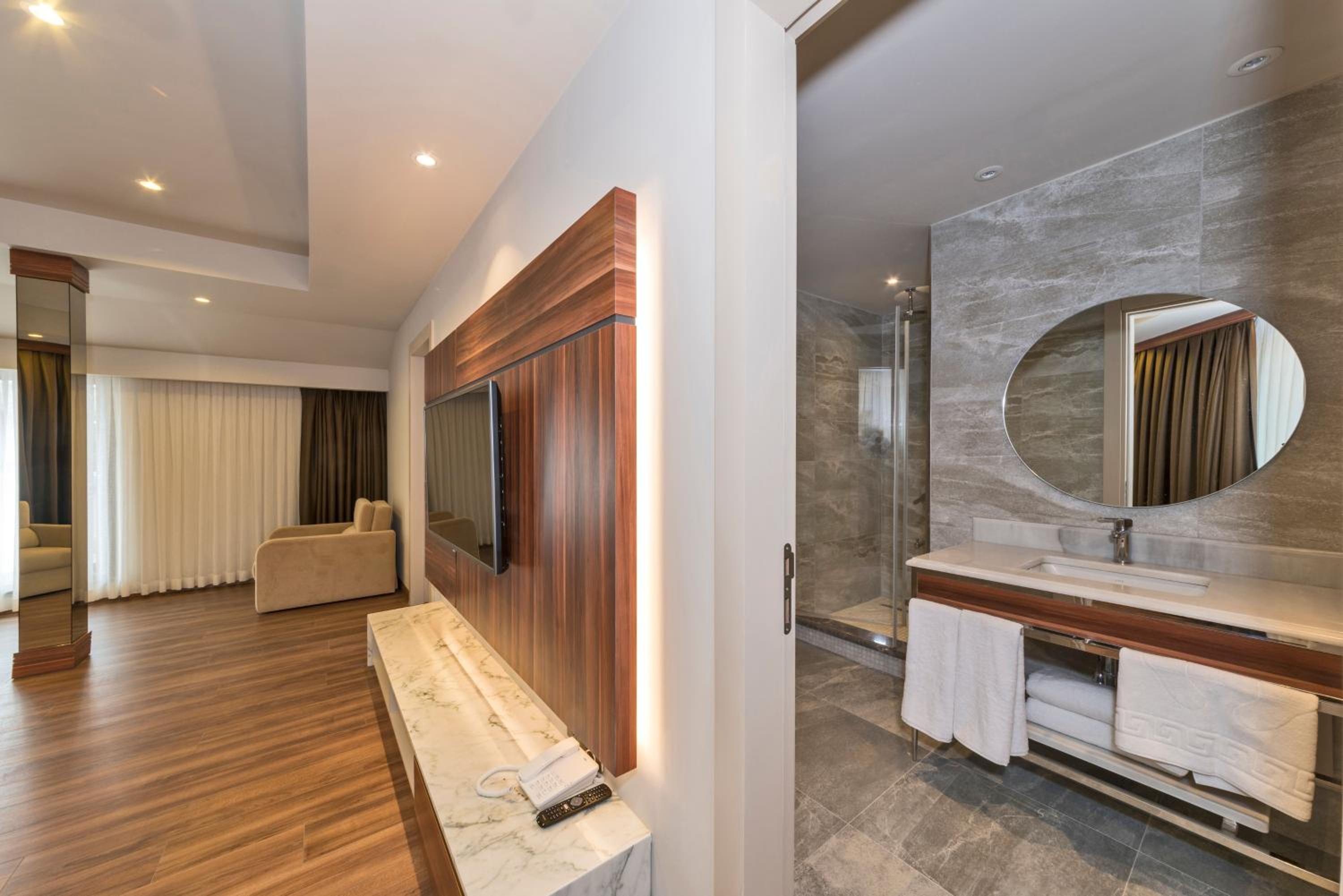 Golden Royal Hotel & SPA - Image 101