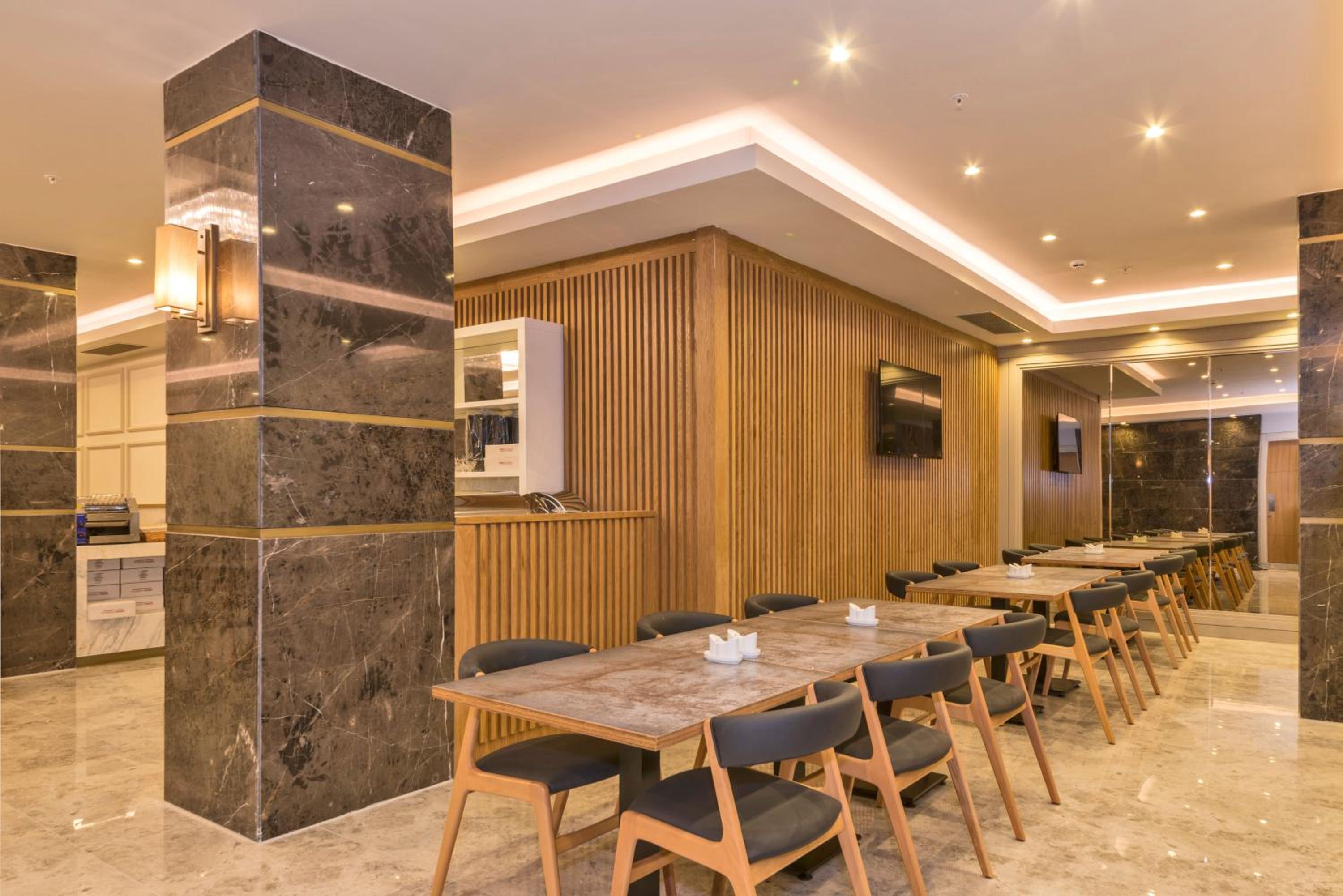 Golden Royal Hotel & SPA - Image 102