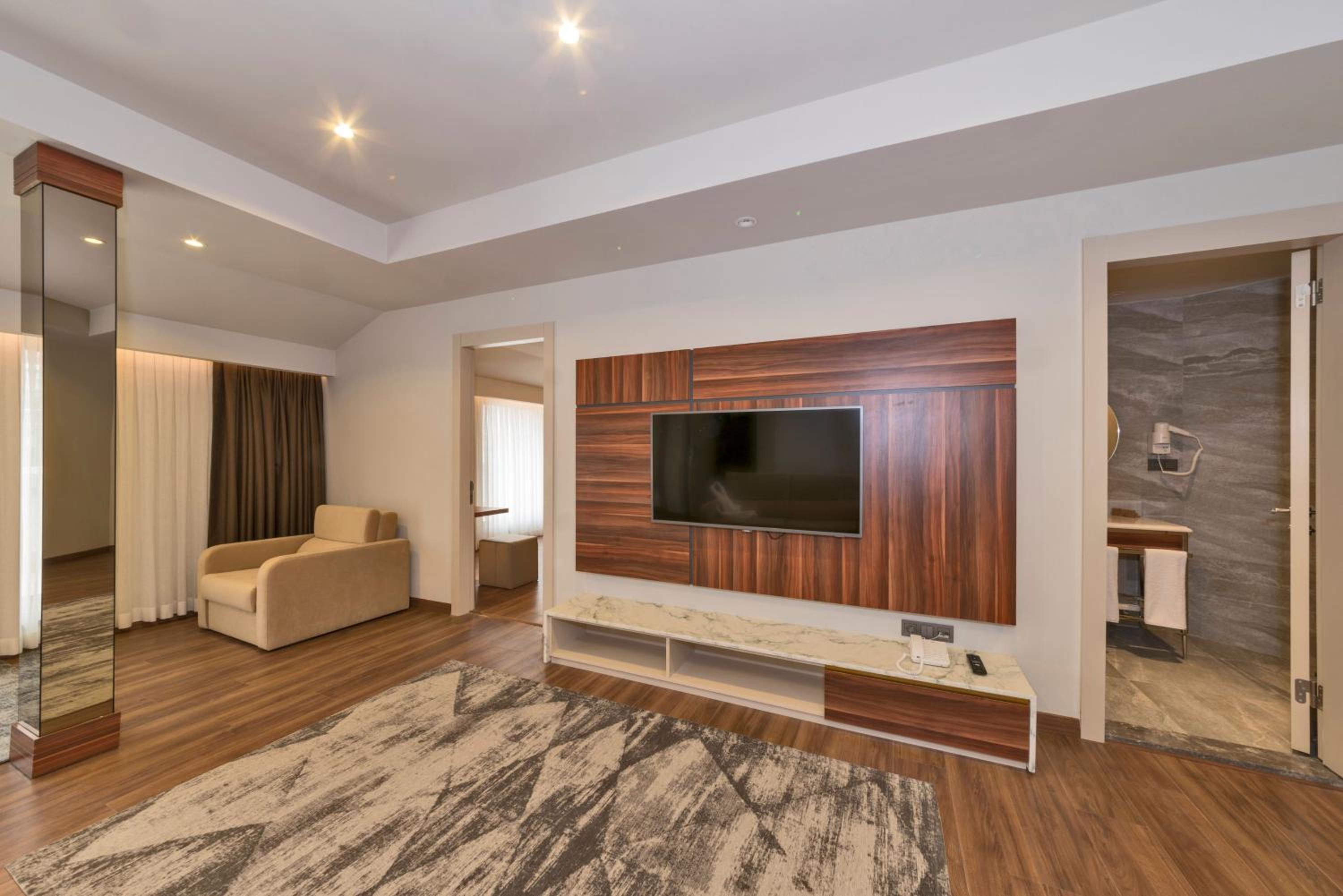 Golden Royal Hotel & SPA - Image 12