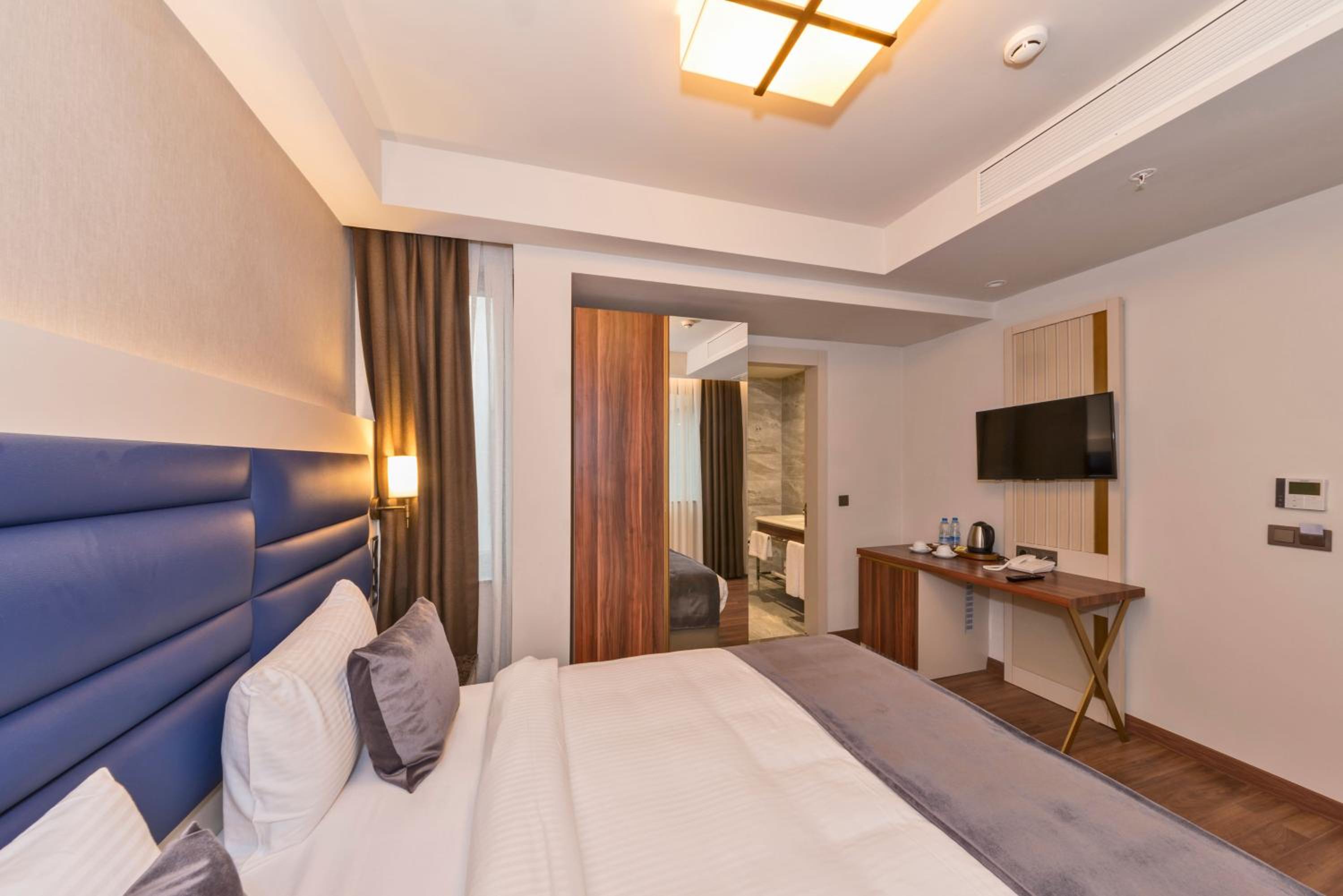Golden Royal Hotel & SPA - Image 44