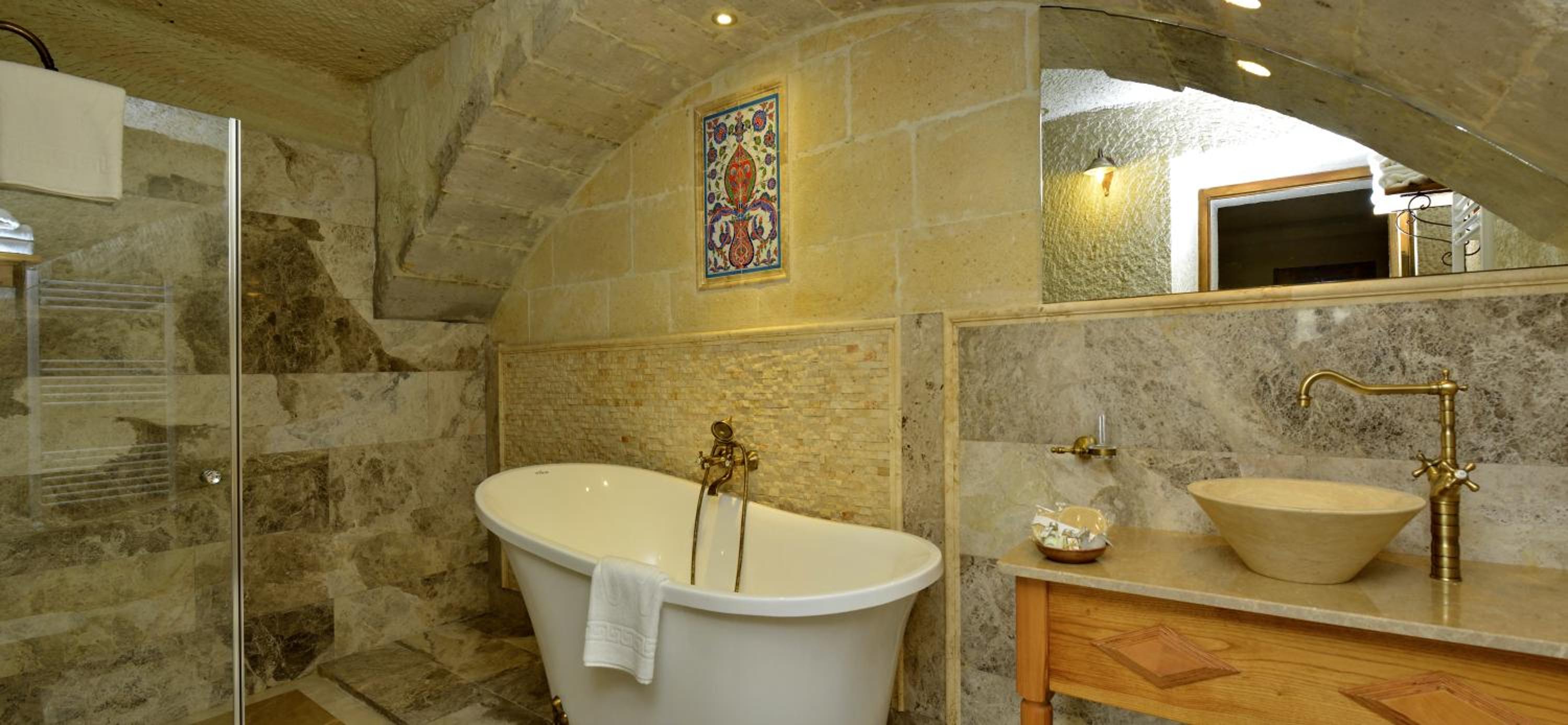 Seki Cave Suites - Image 158