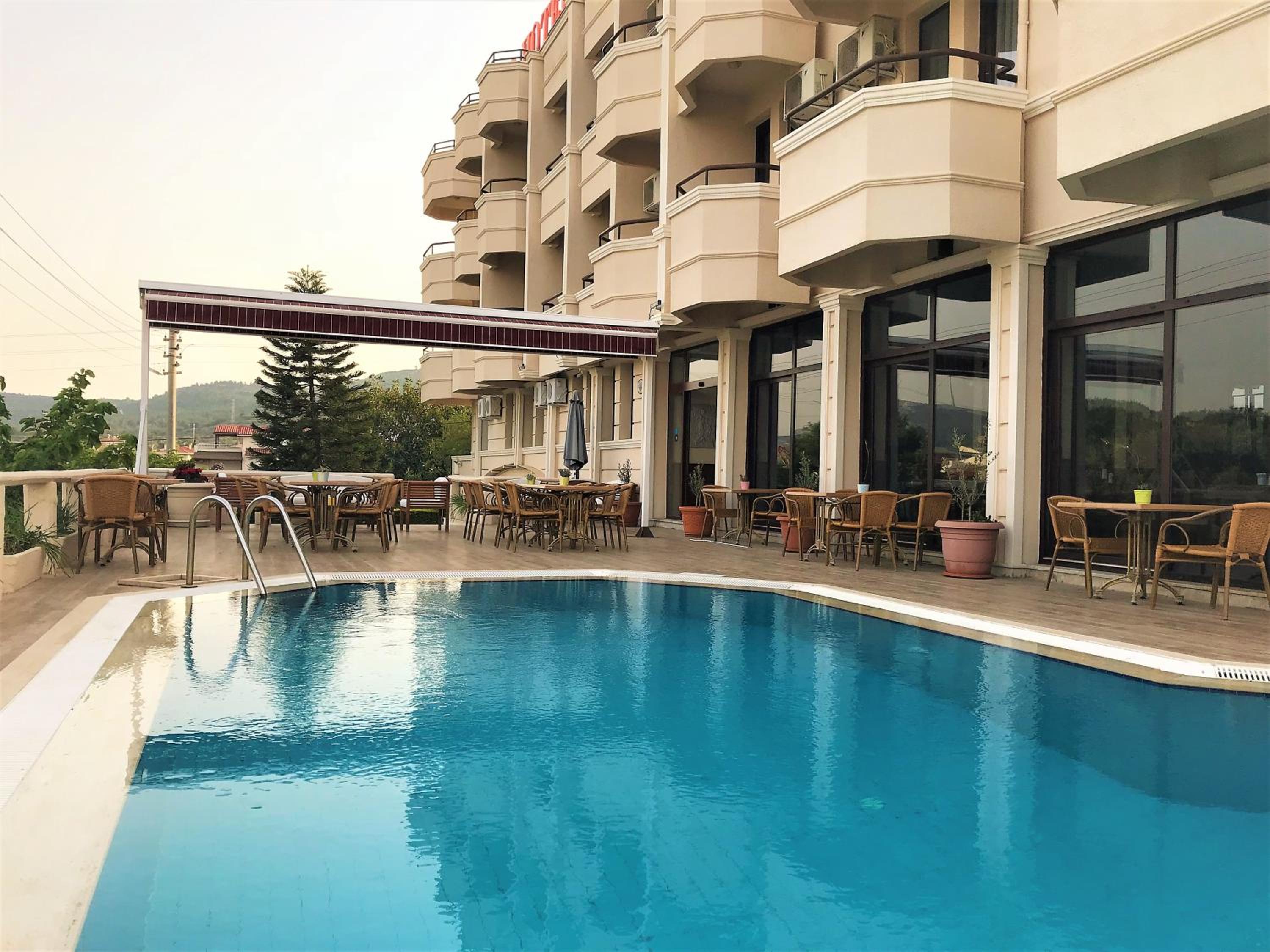 Lord Hotel - Image 11