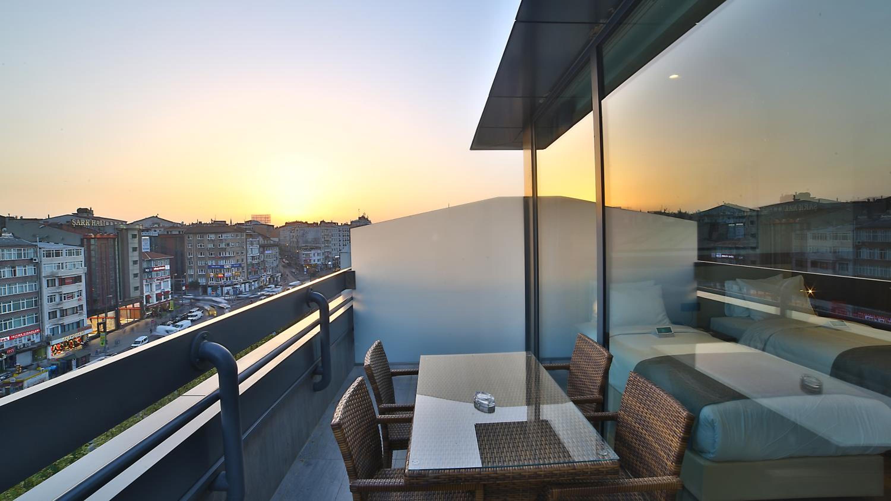 Ramada by Wyndham İstanbul Eski Şehir - Image 17