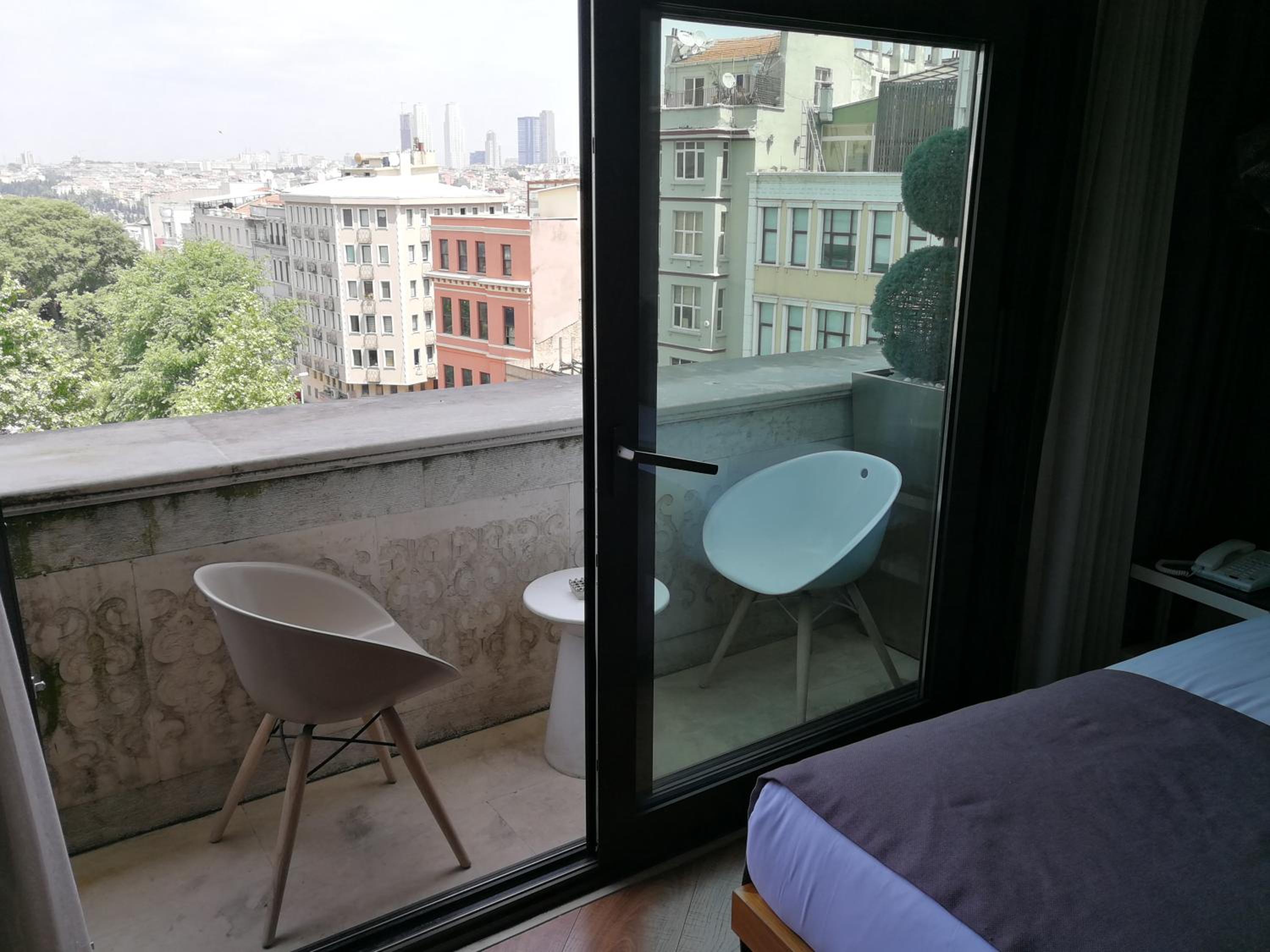 Maroon Otel Pera - Image 26