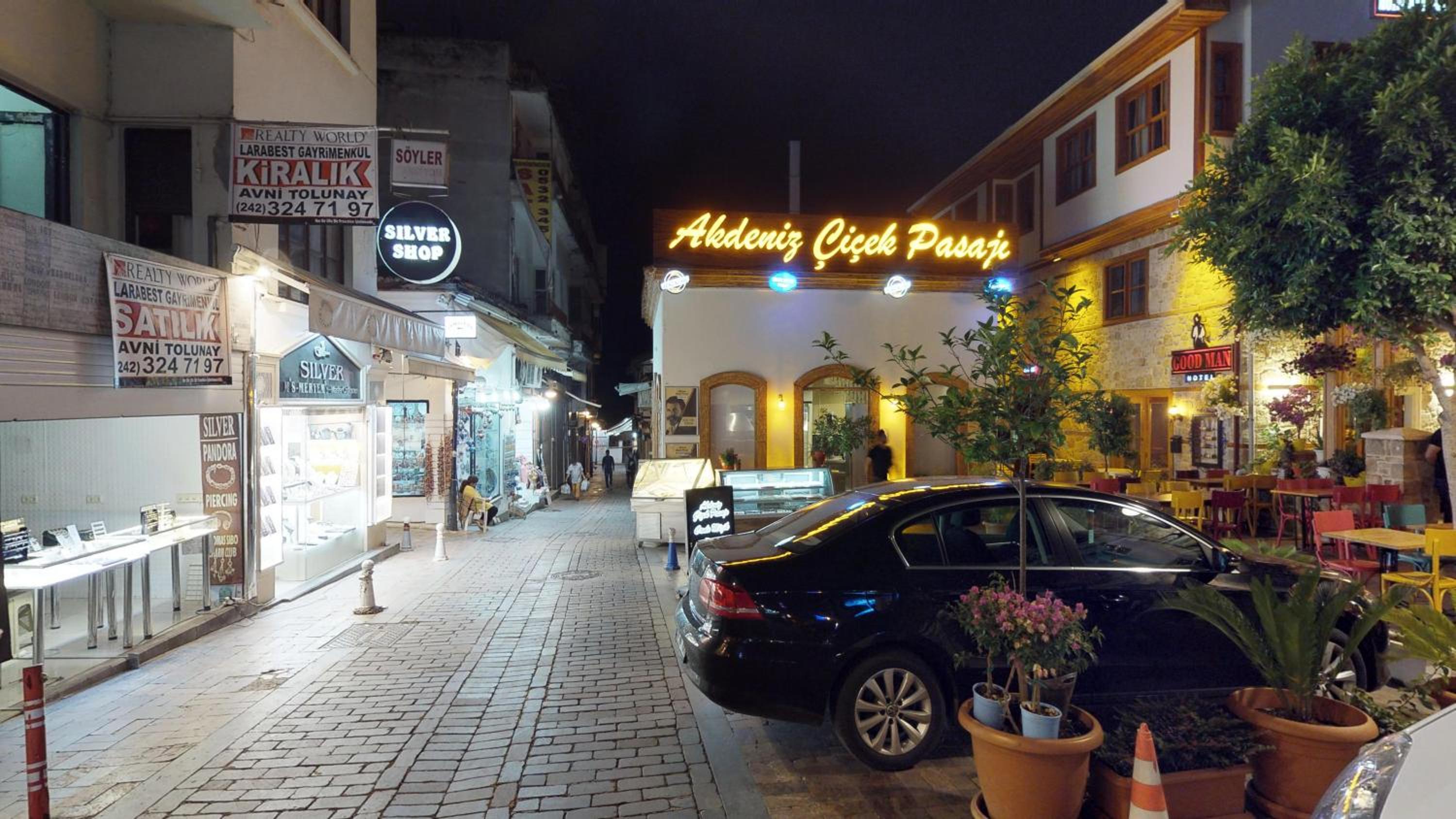 Patron Hotel - Image 14