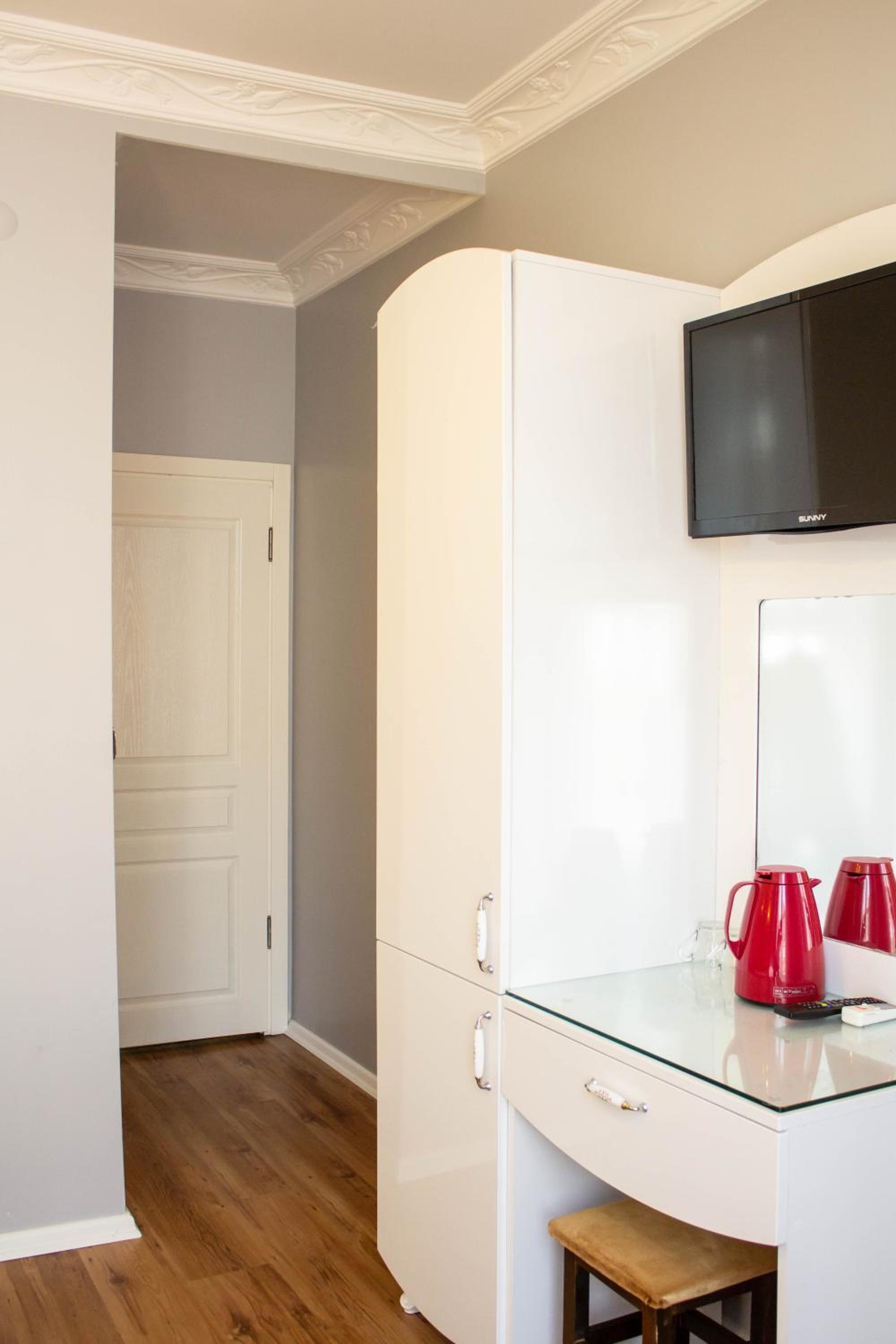 Hotel Tulip House - Image 31