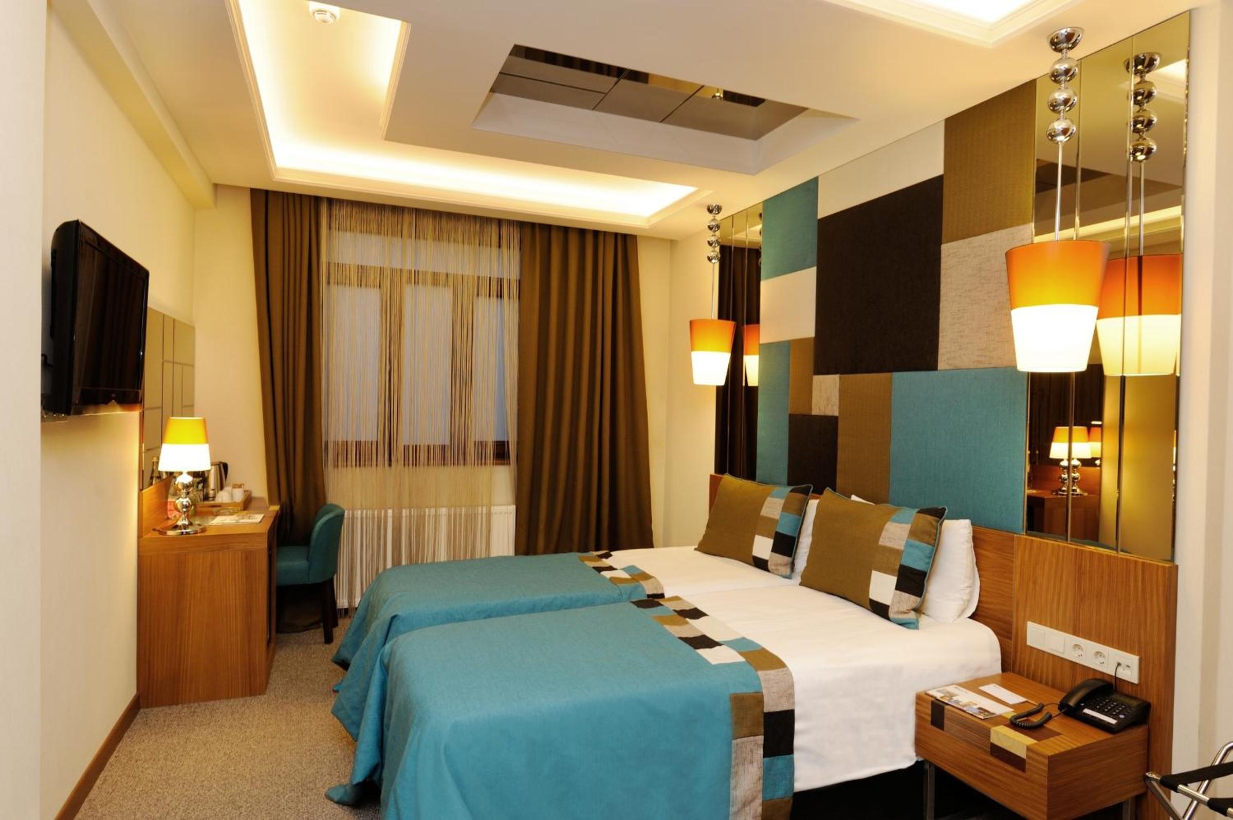 Collage Pera Hotel - Image 67