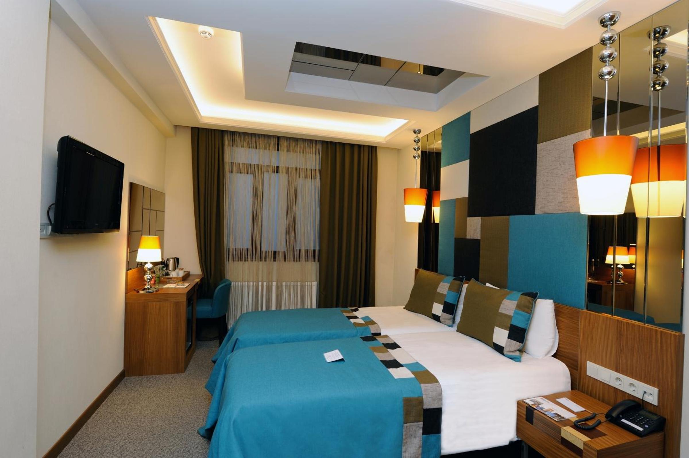 Collage Pera Hotel - Image 64