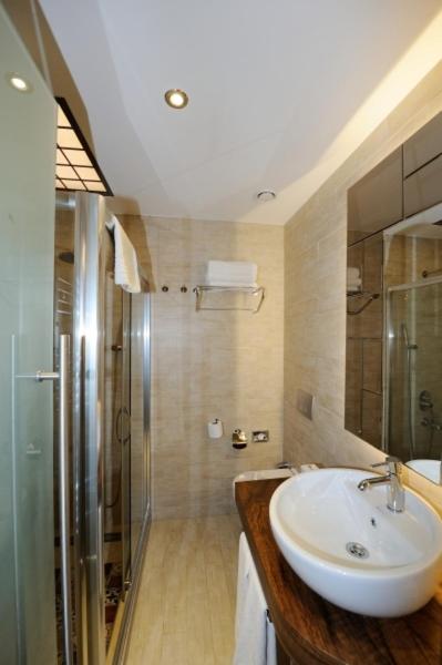 Collage Pera Hotel - Image 30