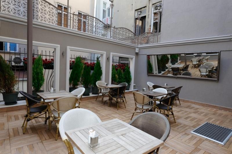 Collage Pera Hotel - Image 41