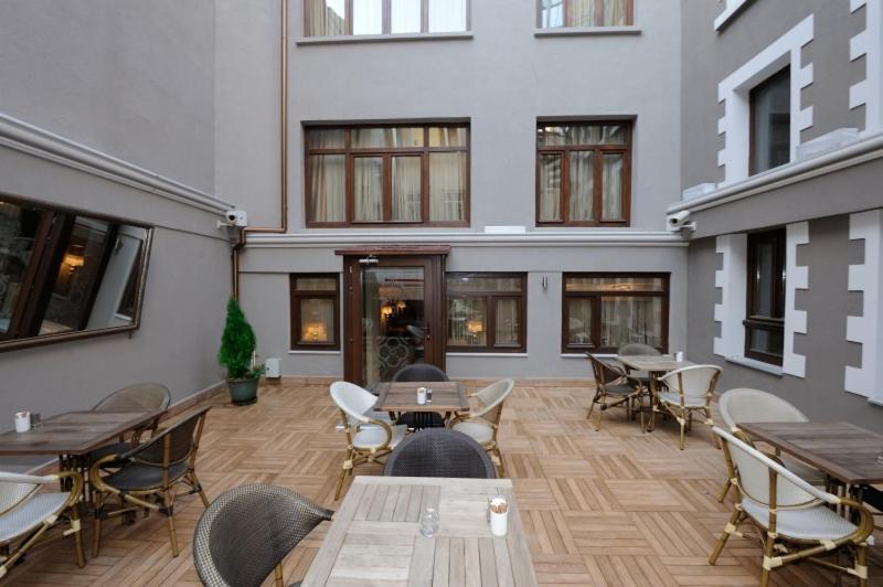 Collage Pera Hotel - Image 43