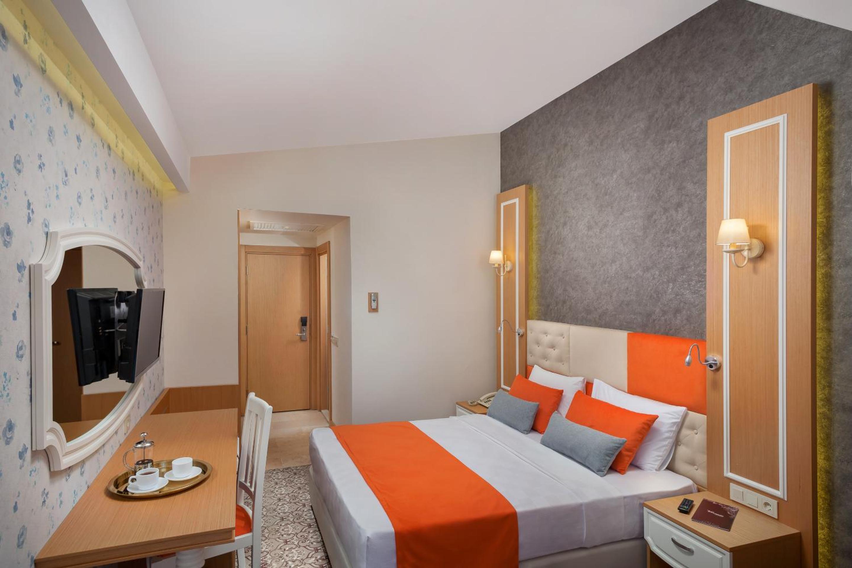Golden Orange Hotel - Image 13