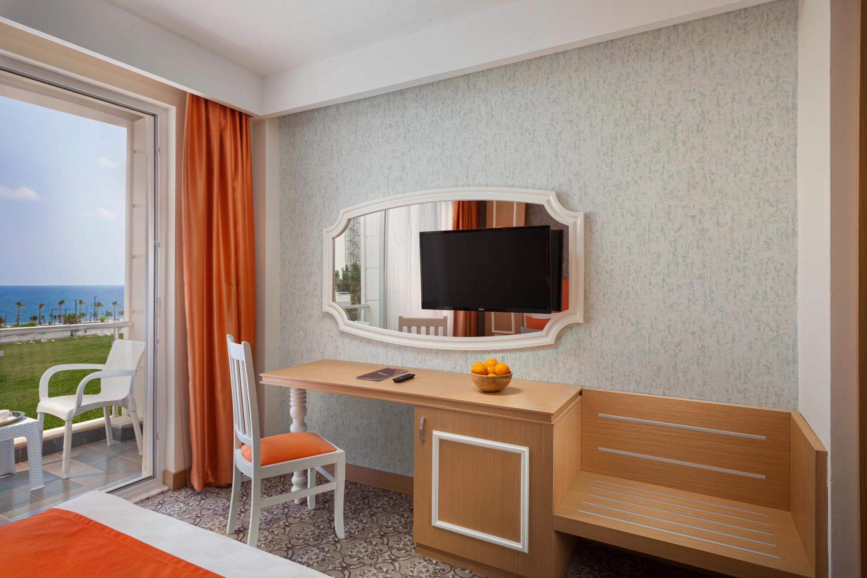 Golden Orange Hotel - Image 14