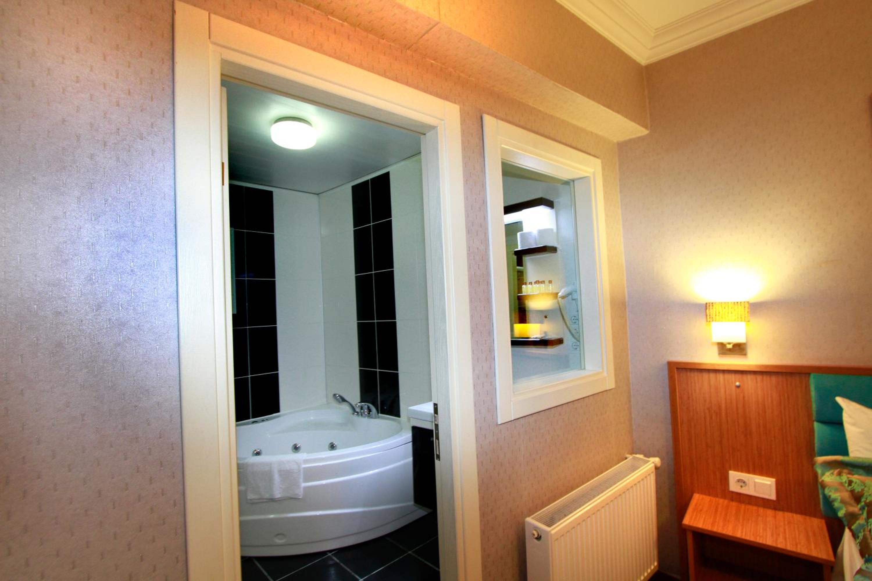 Agora Boutique Hotel & Bistro - Image 19