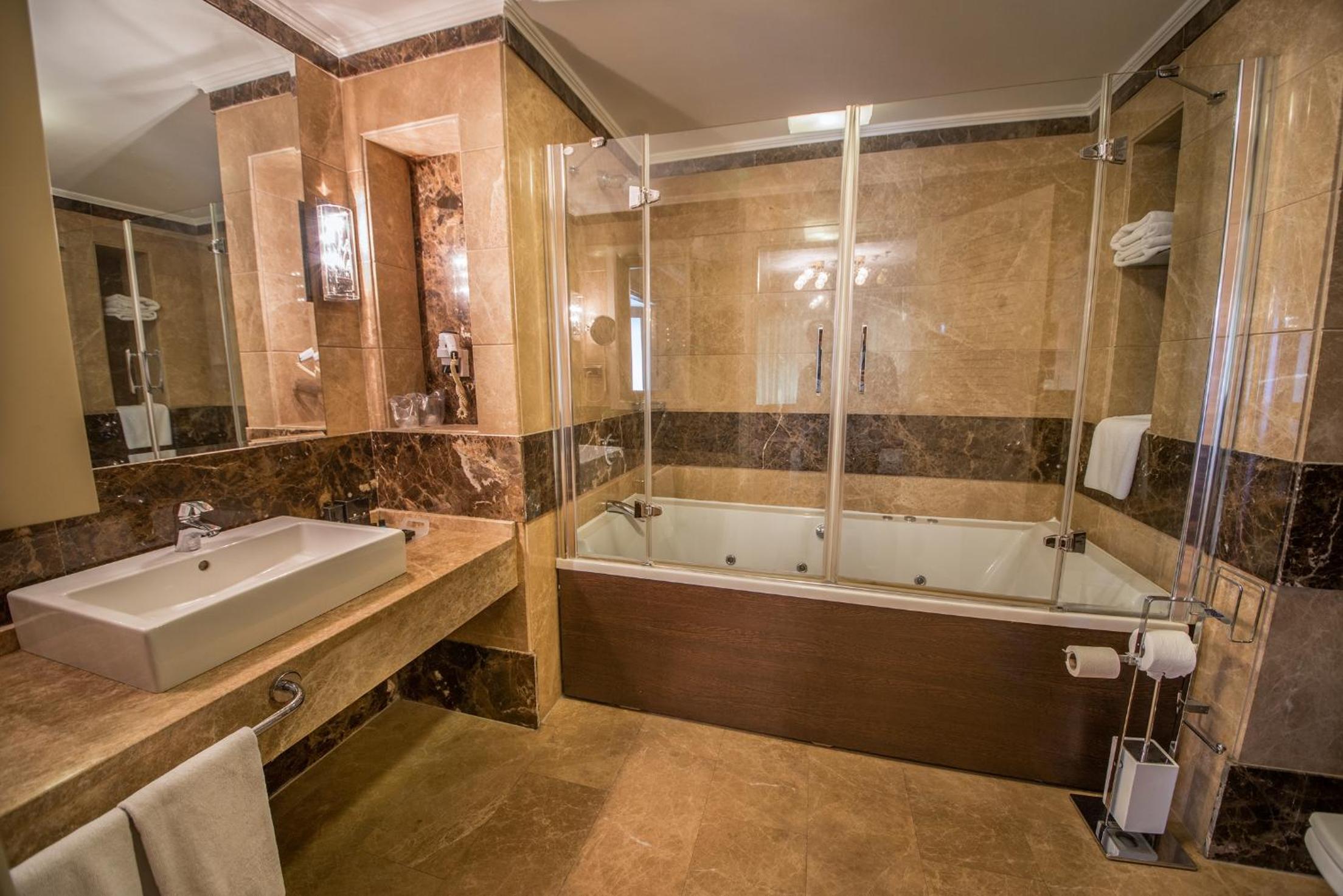 Dream Hill Business Deluxe Hotel Asia - Image 52