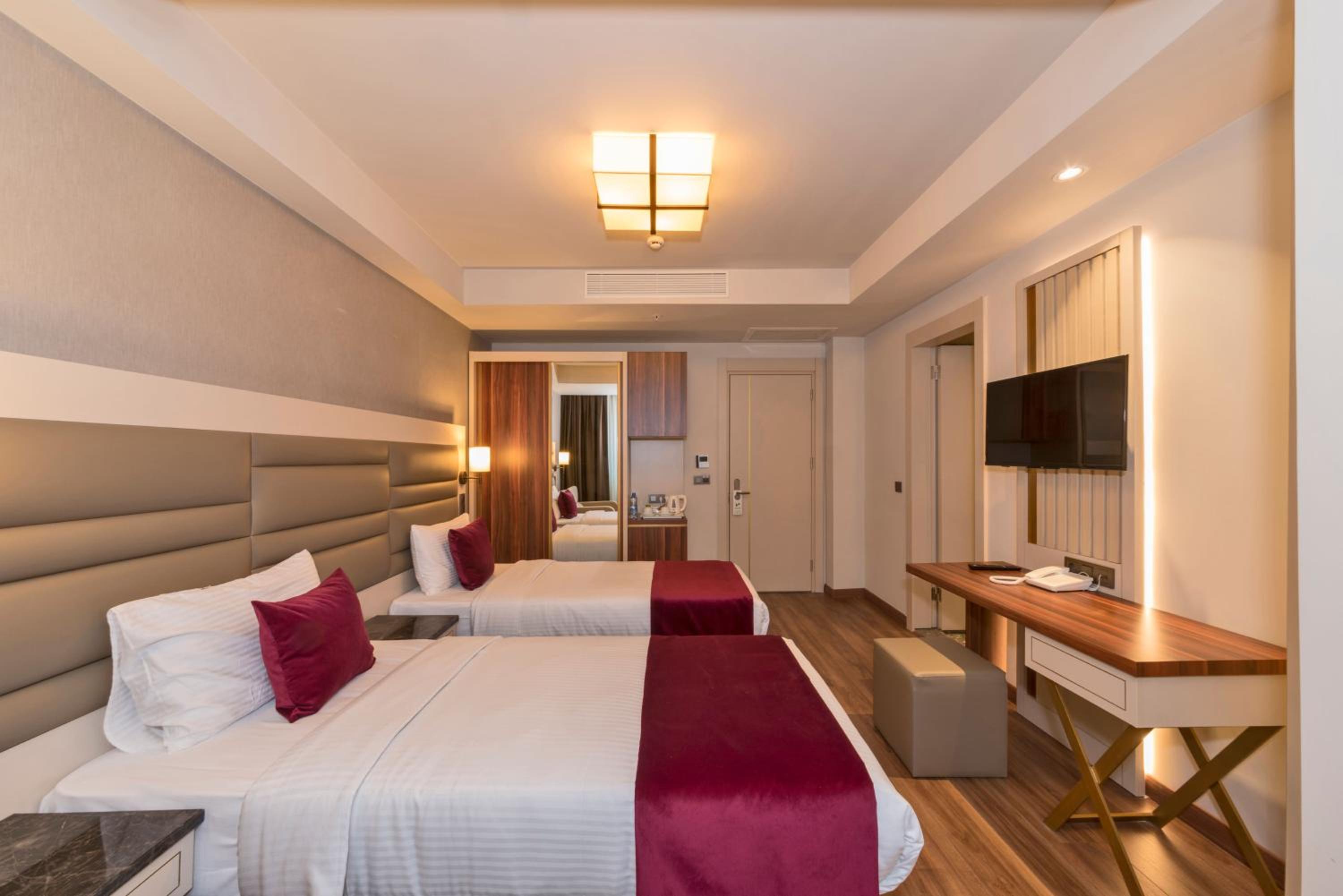 Golden Royal Hotel & SPA - Image 28