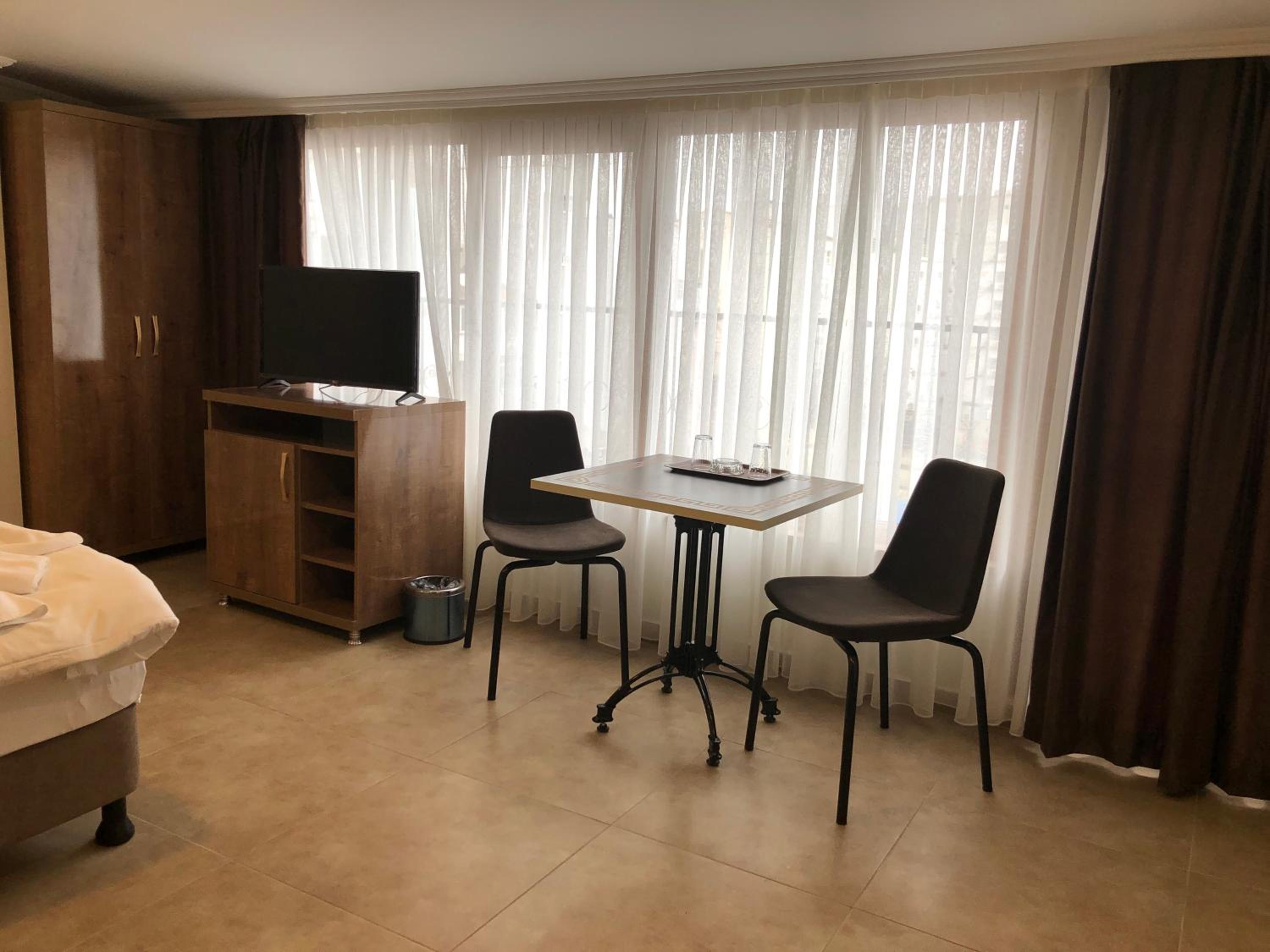 Real Life Otel - Image 12