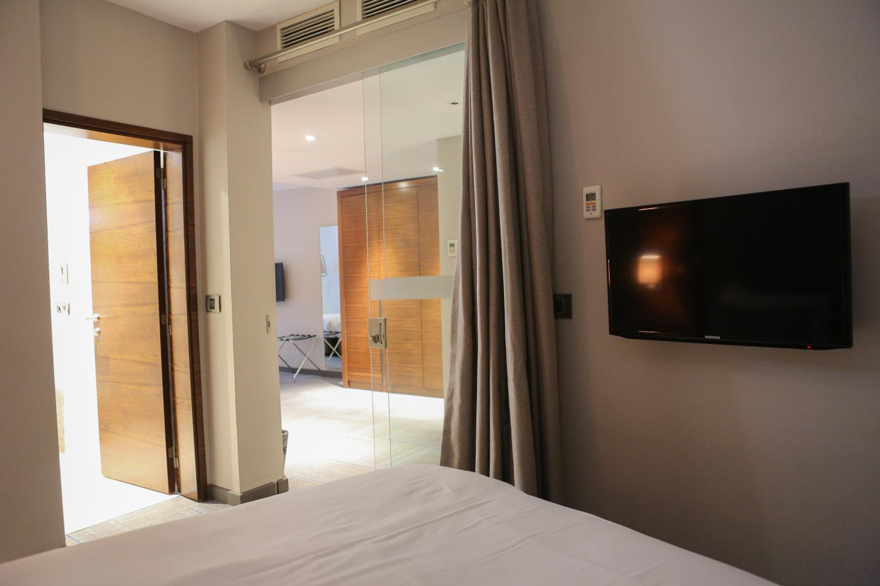 Hotel Arcadia Blue Istanbul - Image 9