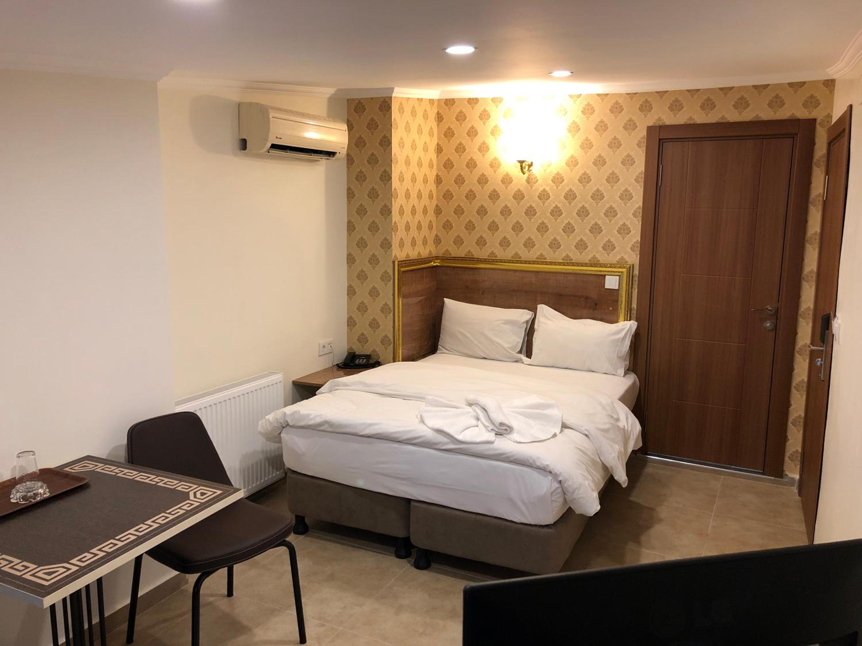 Real Life Otel - Image 23