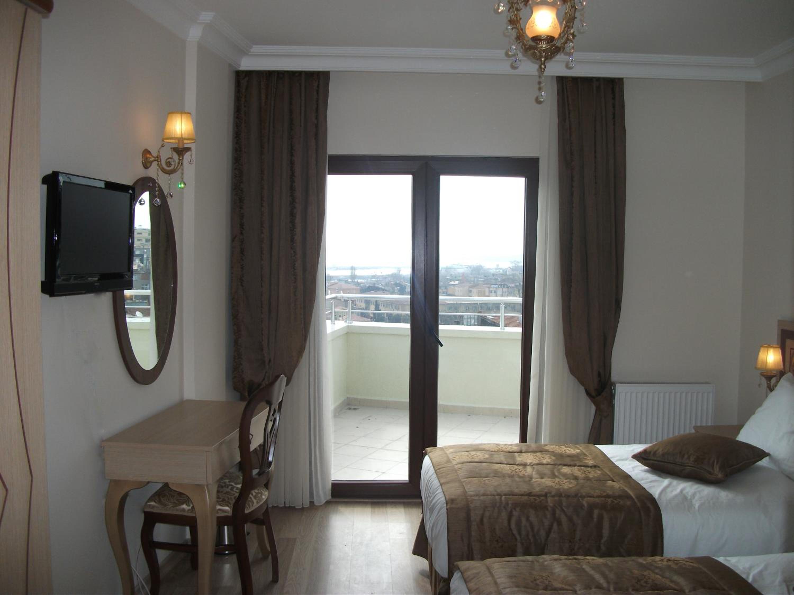 Sultan Palace Hotel - Image 11
