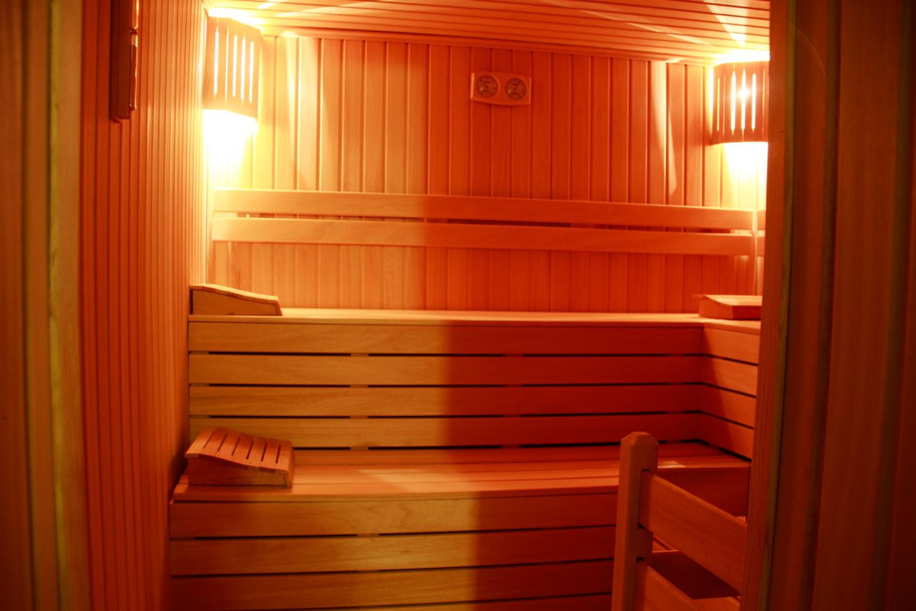 Tourist Hotel - Image 28
