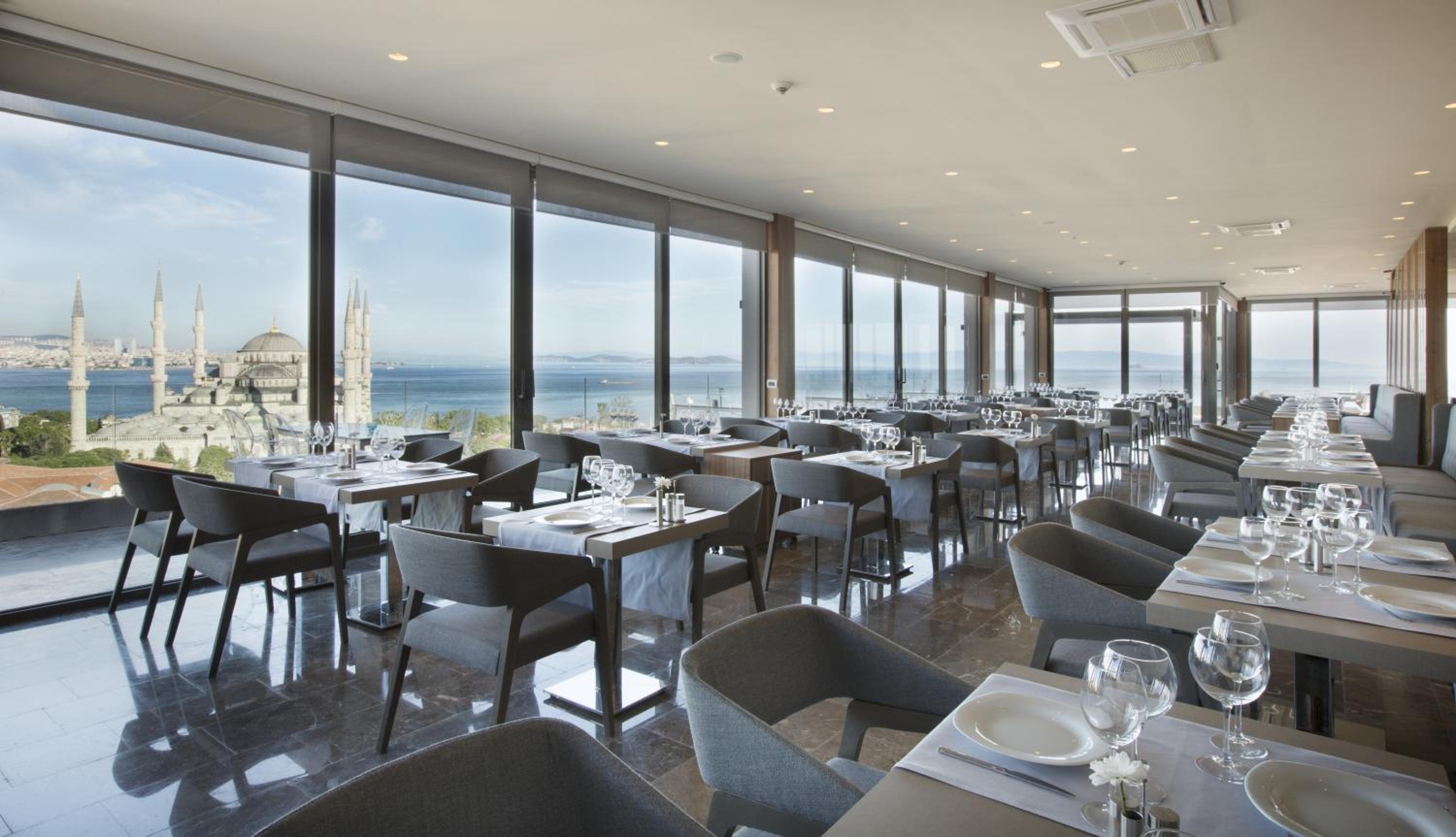 Hotel Arcadia Blue Istanbul - Image 14