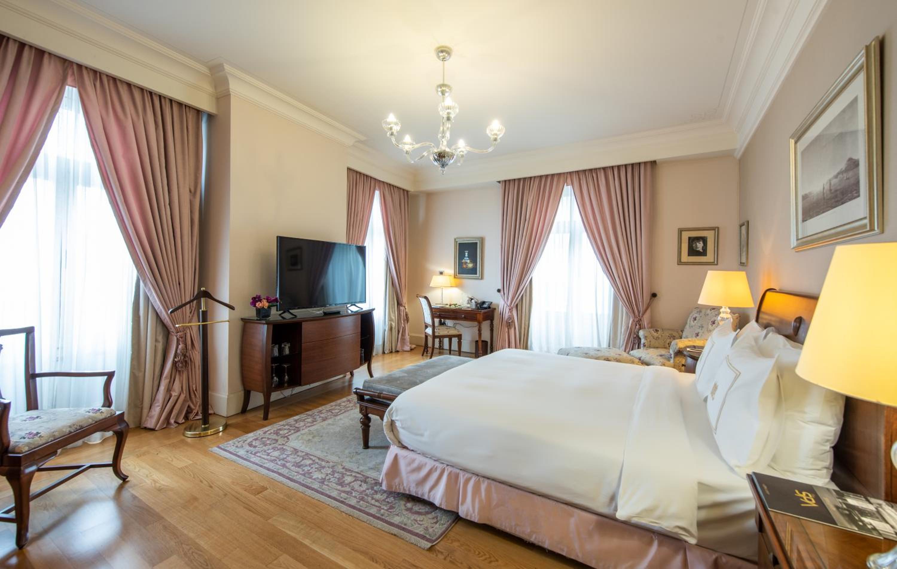 Pera Palace Hotel - Image 29