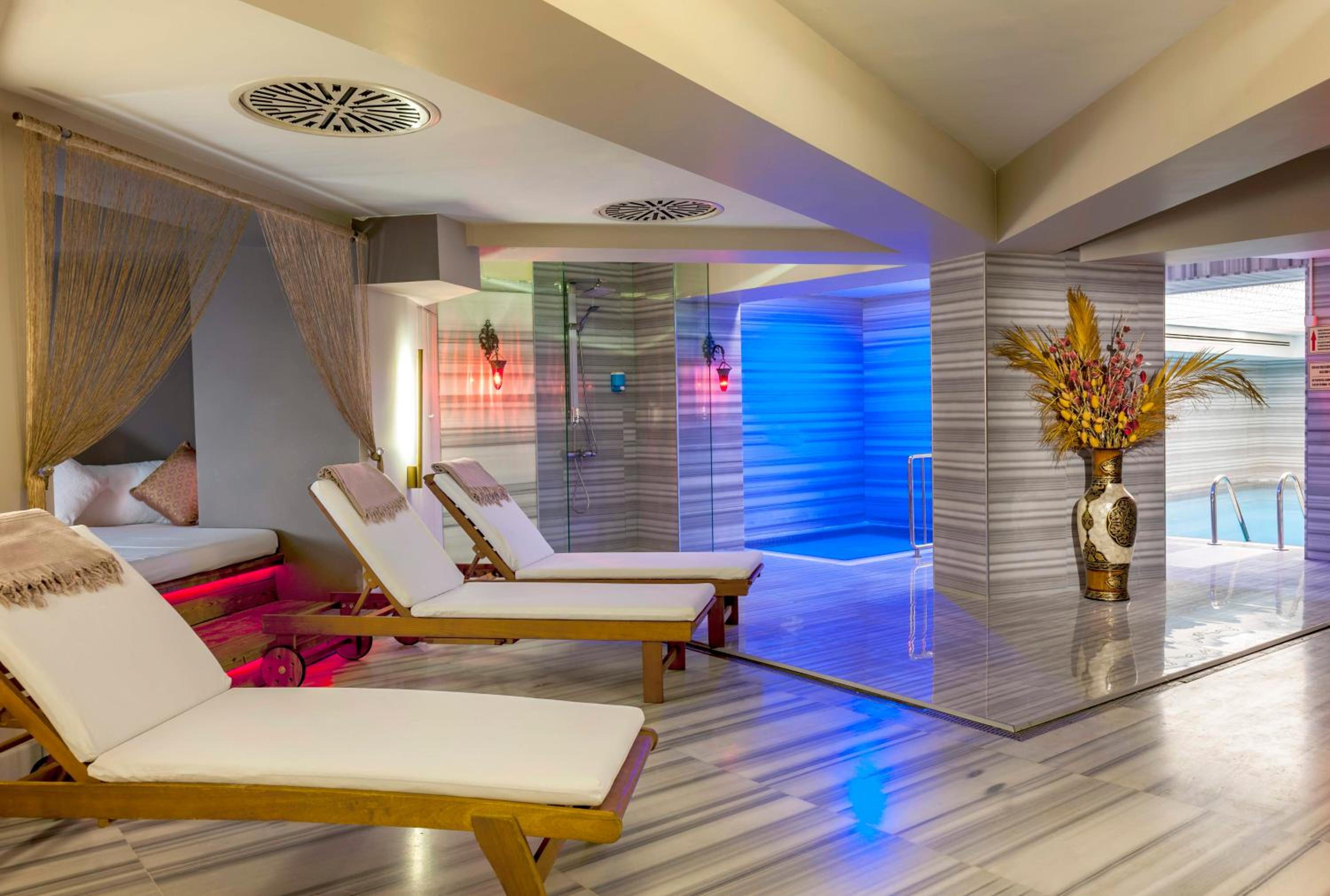 Hotel Yasmak Sultan - Image 33