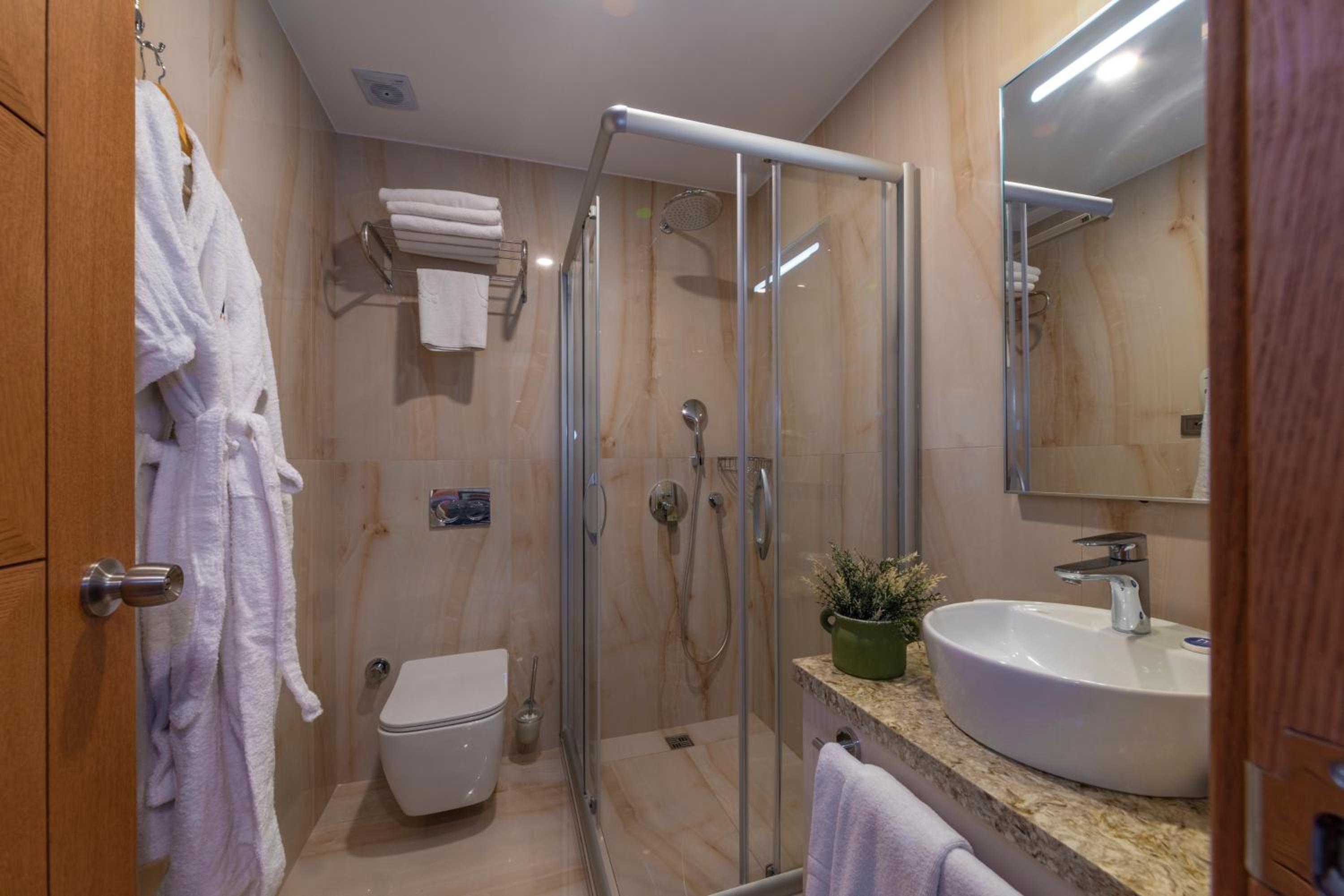 Vicenza Hotel - Image 23