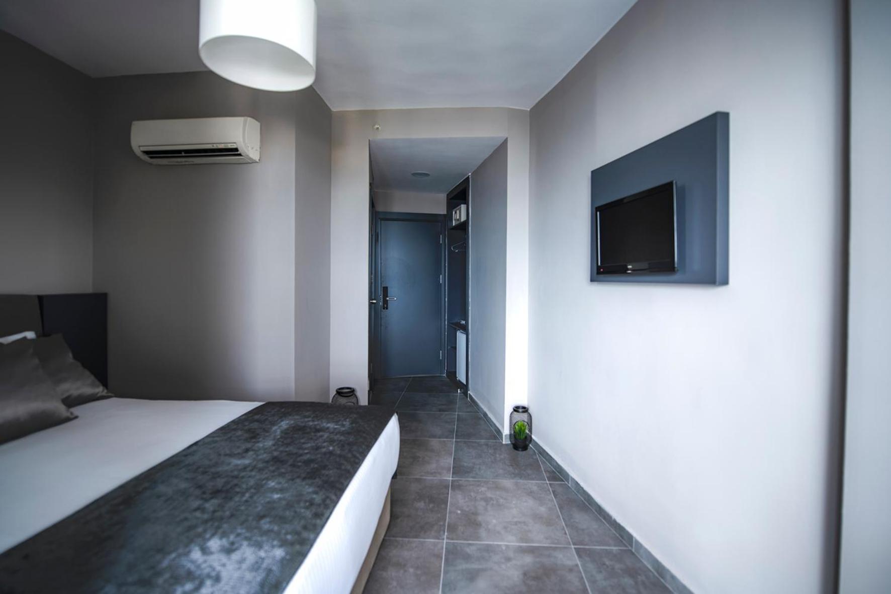 Tourist Hotel - Image 68