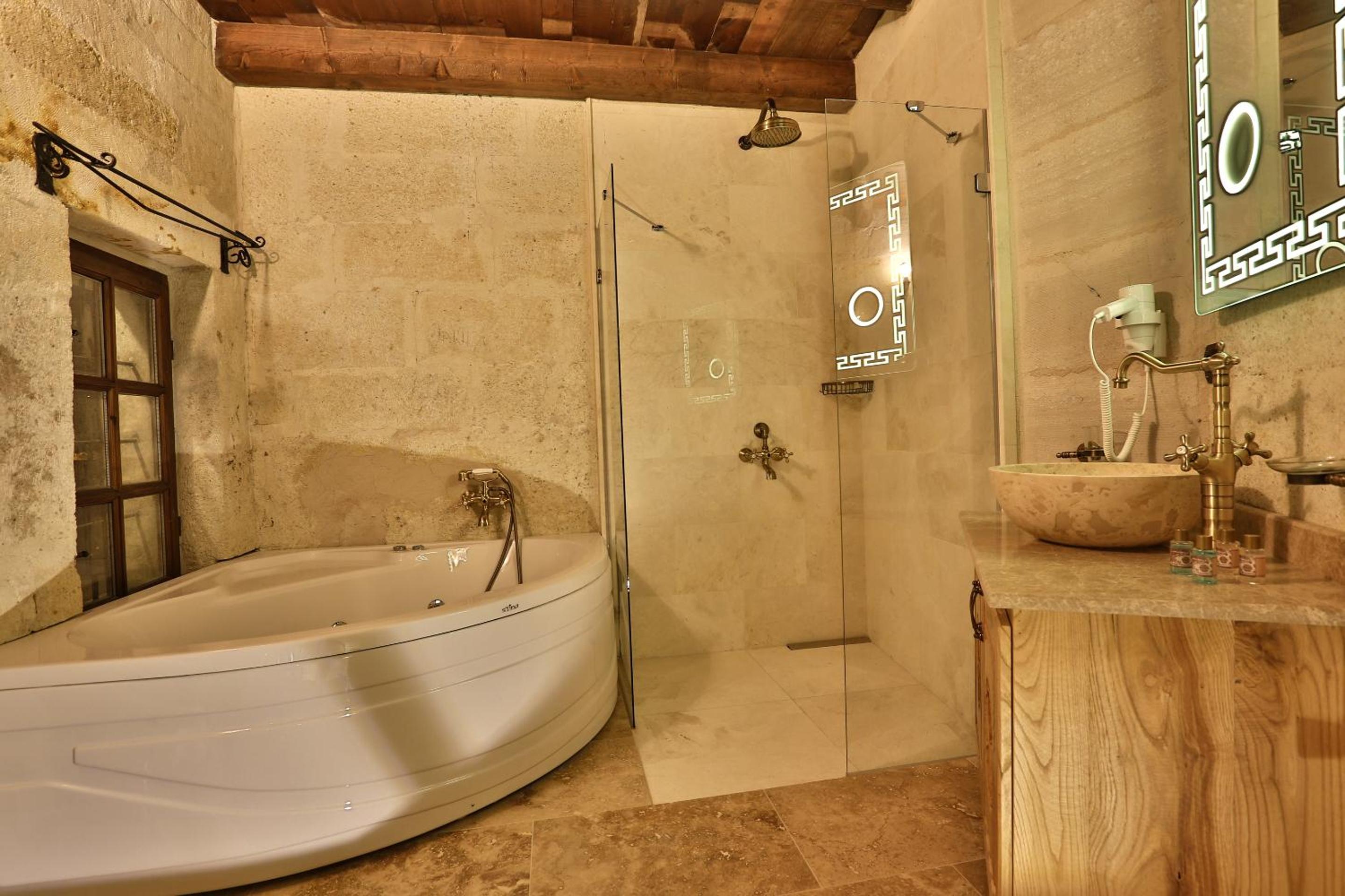 Caftan Cave Suites - Image 134