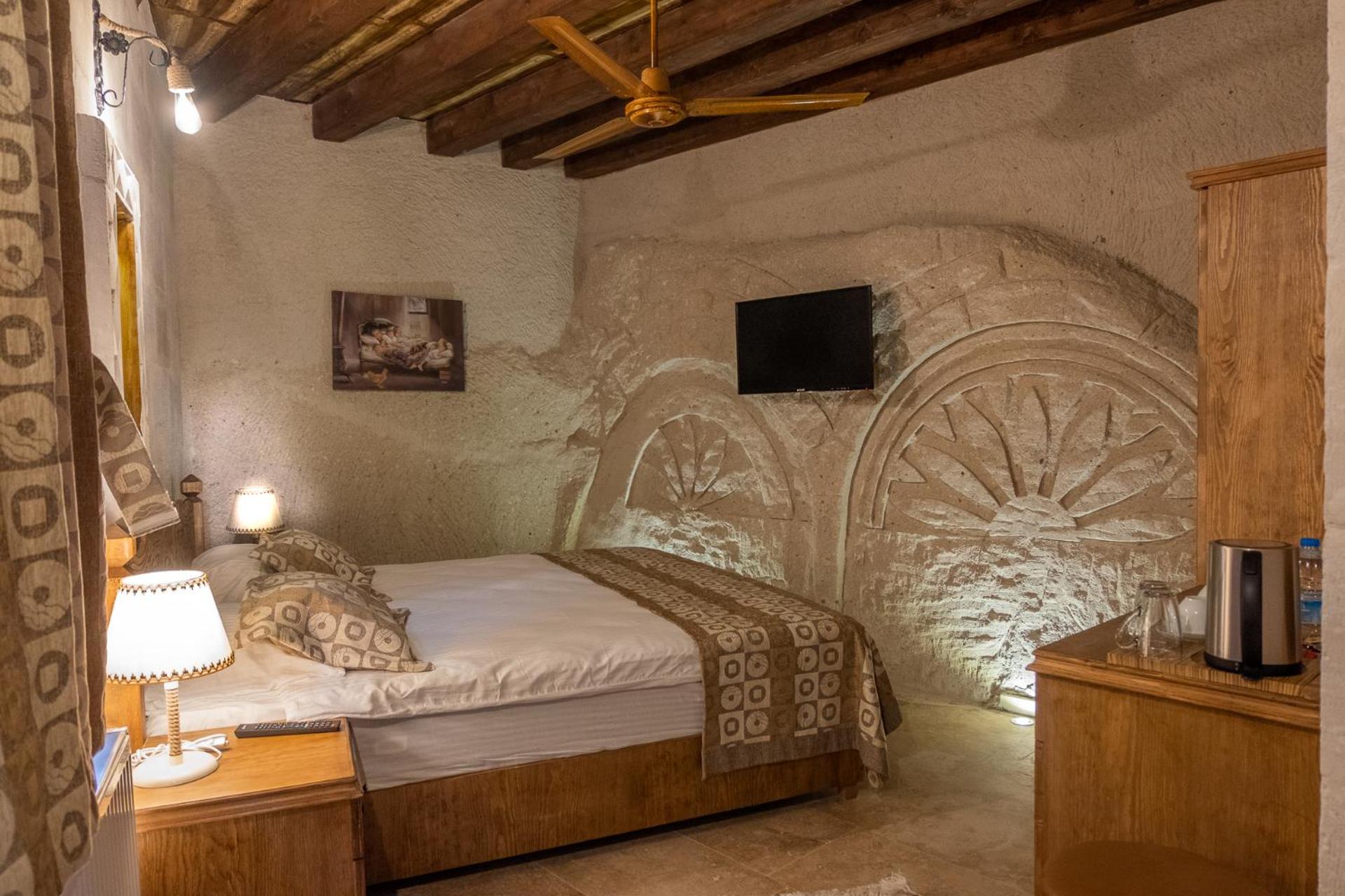 Grand Elite Cave Suites - Image 28
