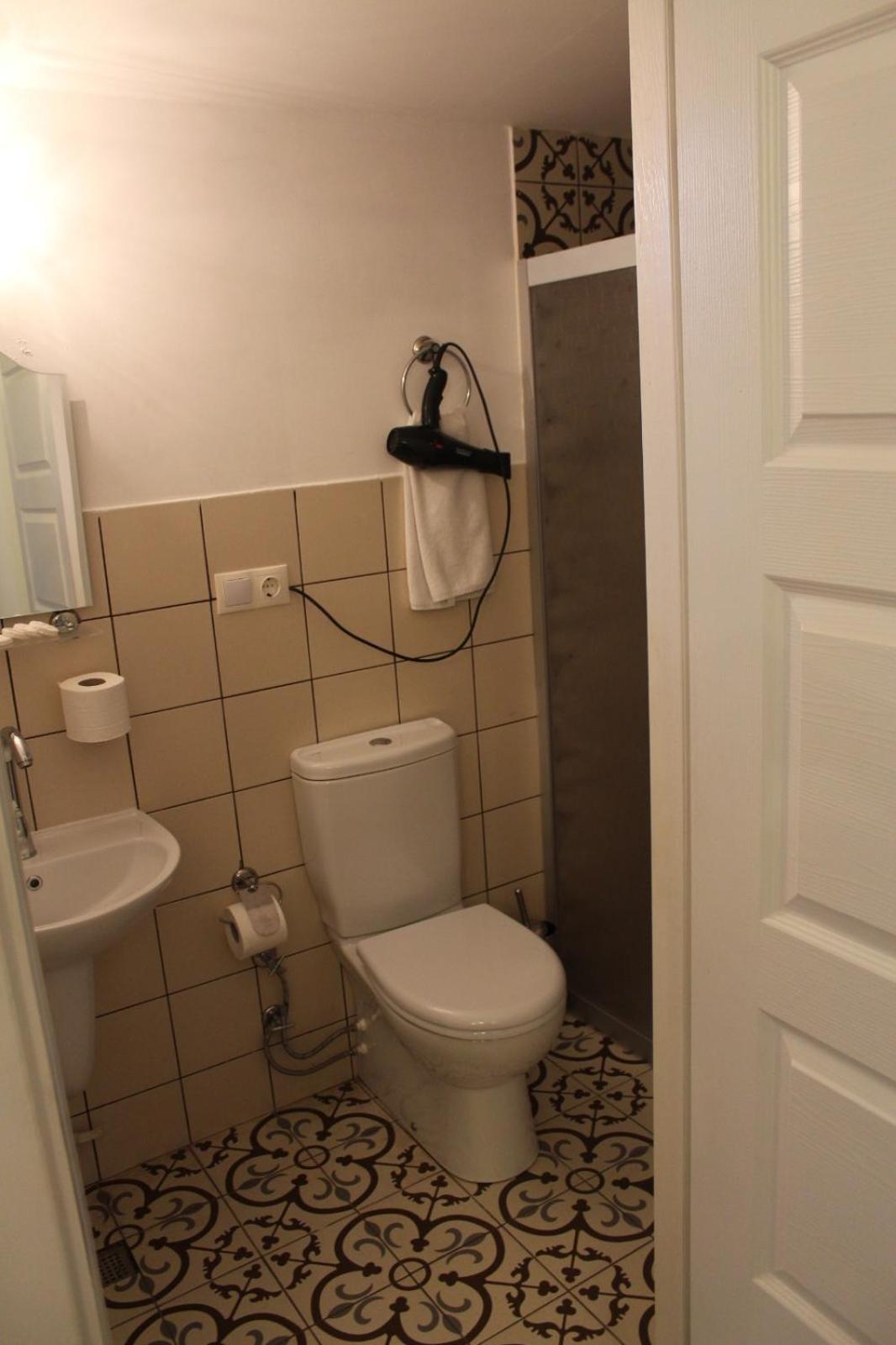 Istanbul Holiday Hotel - Image 34