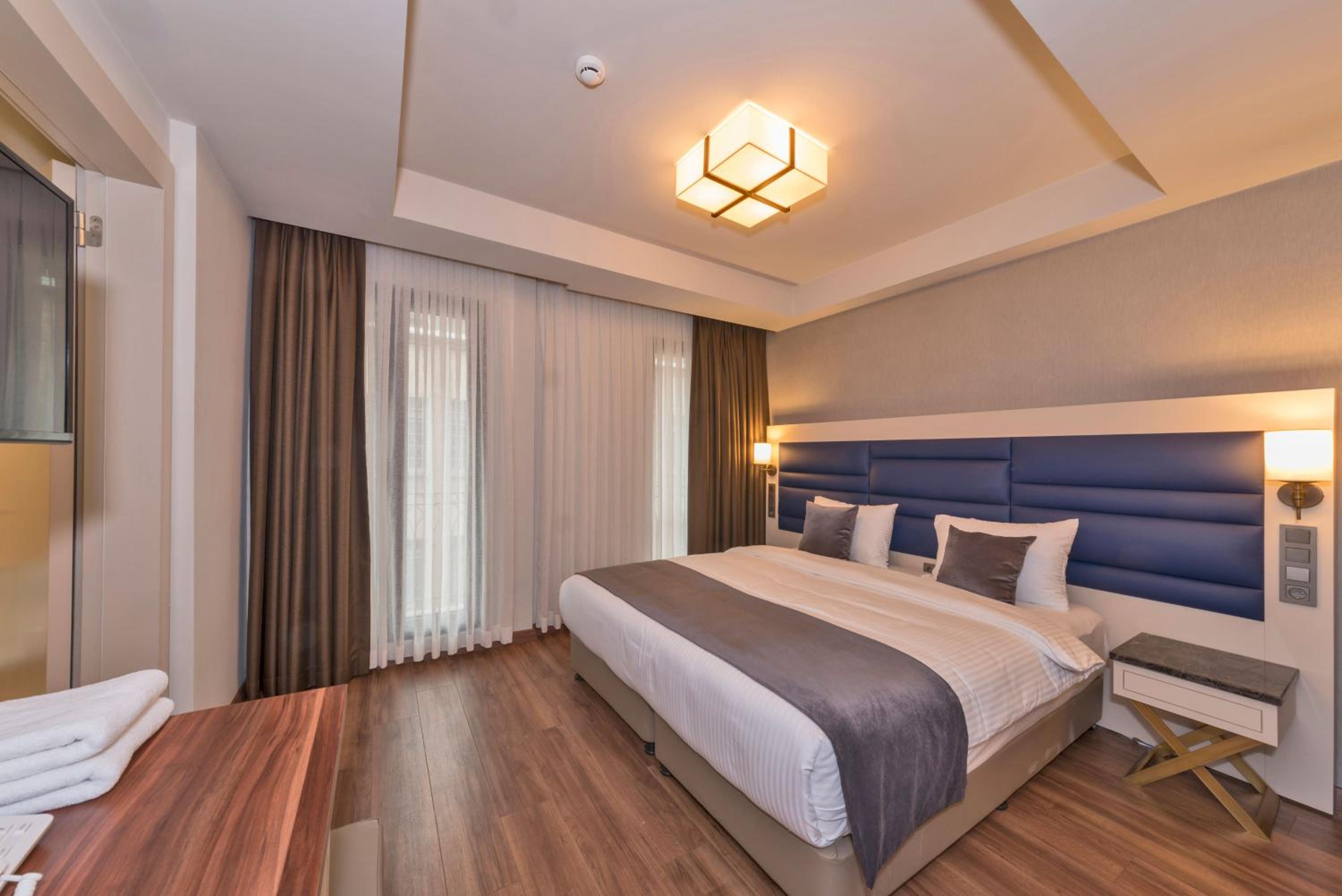 Golden Royal Hotel & SPA - Image 32