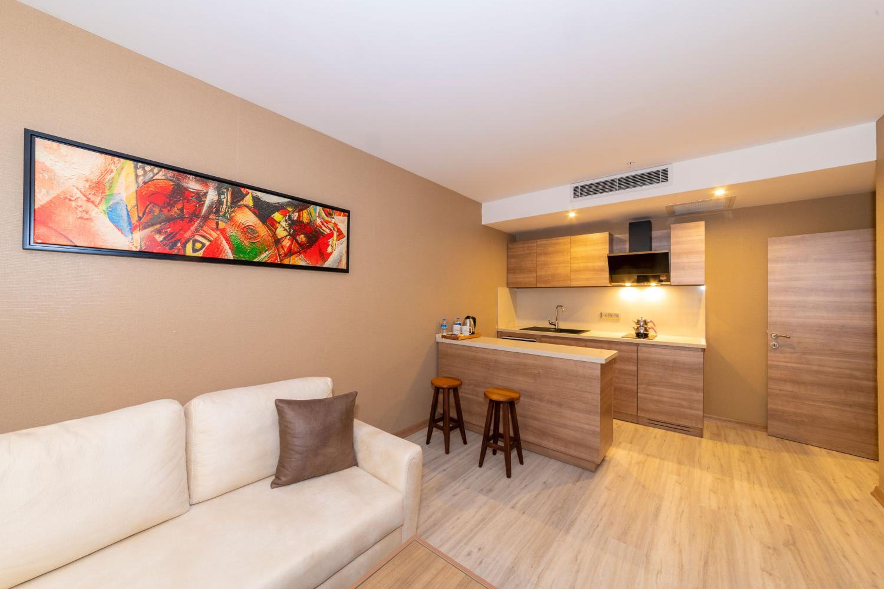 38 Otel - Image 129