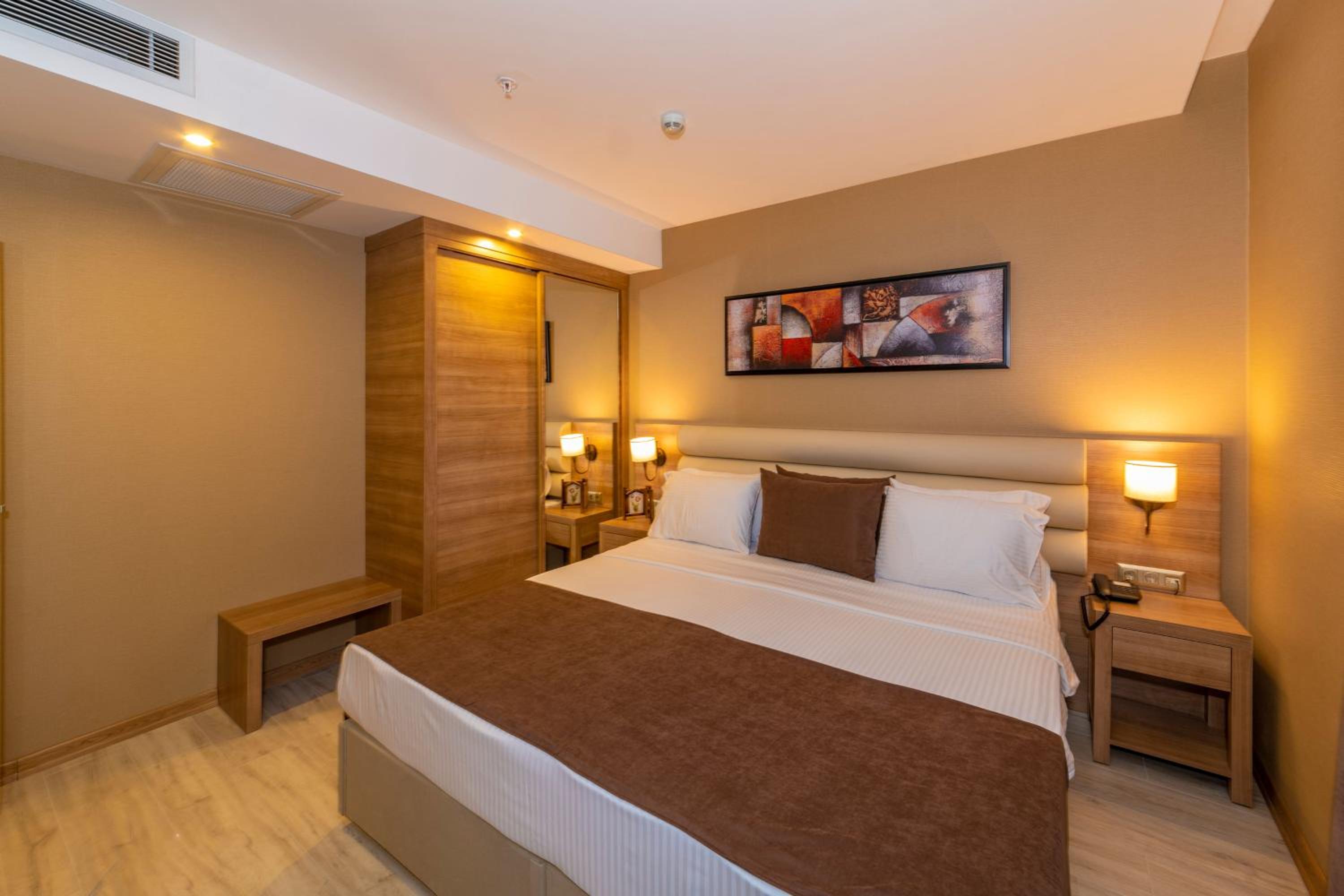 38 Otel - Image 159