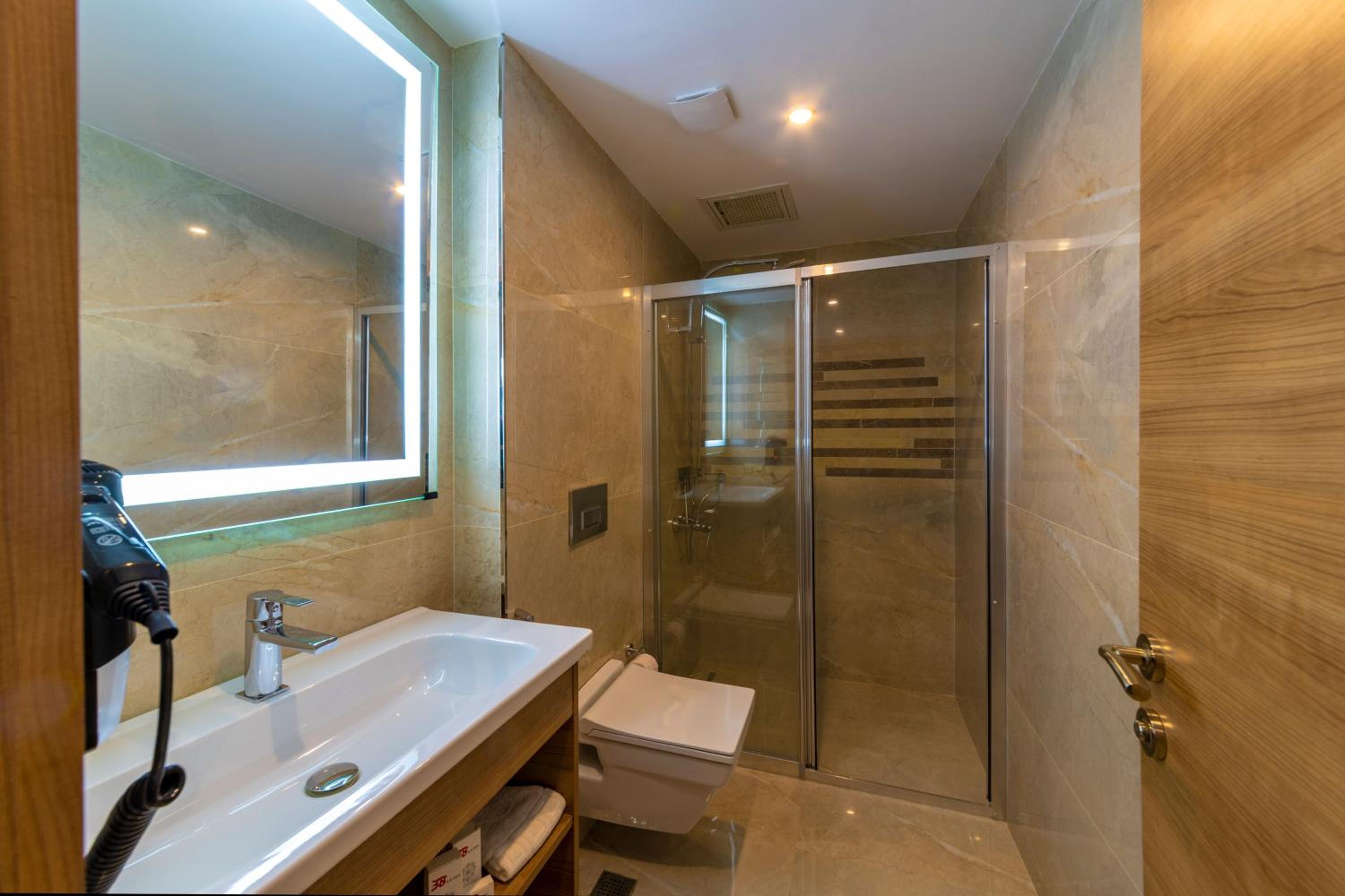 38 Otel - Image 118