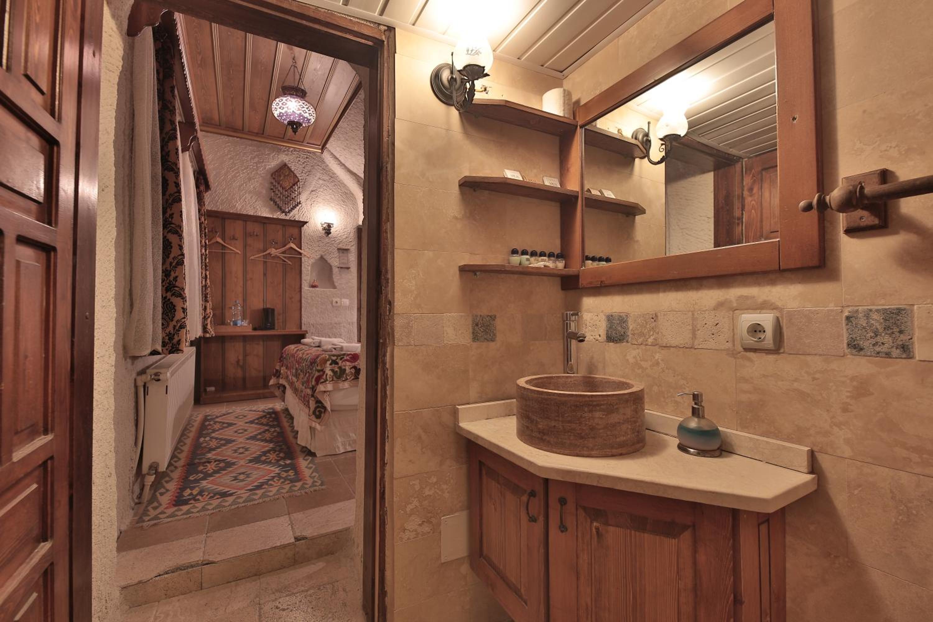 Local Cave House Hotel - Image 85