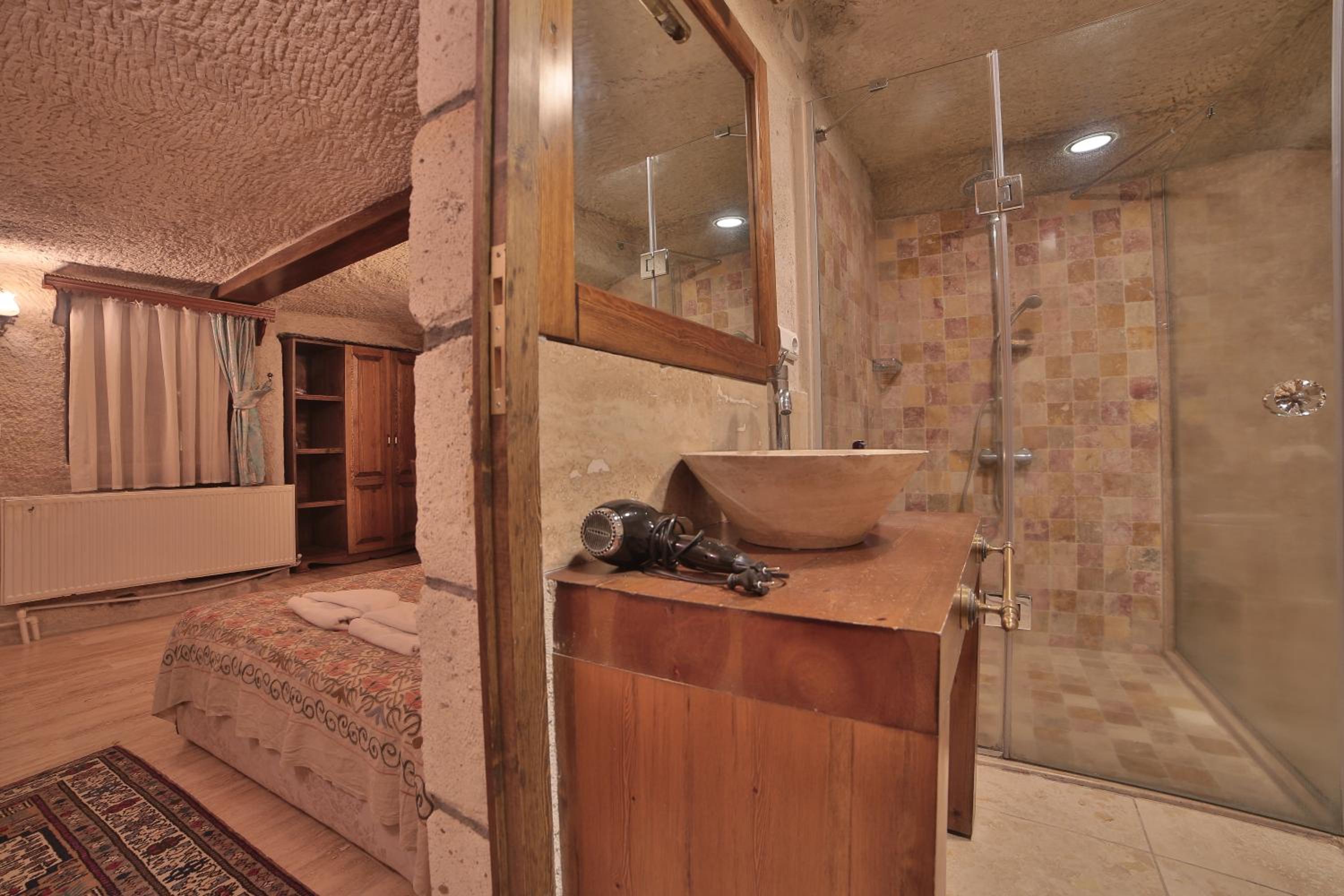 Local Cave House Hotel - Image 27