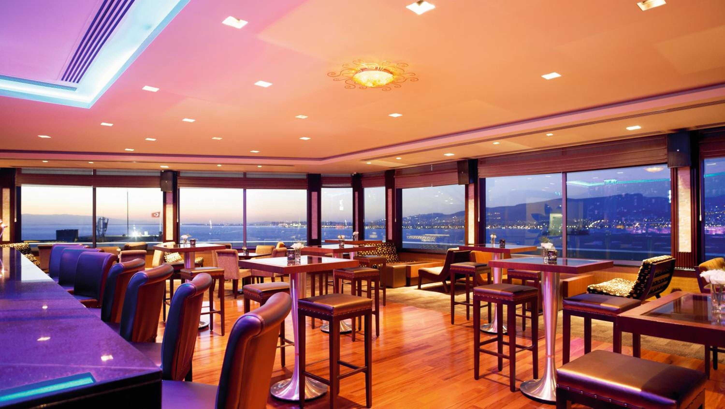 Mövenpick Hotel Izmir - Image 6